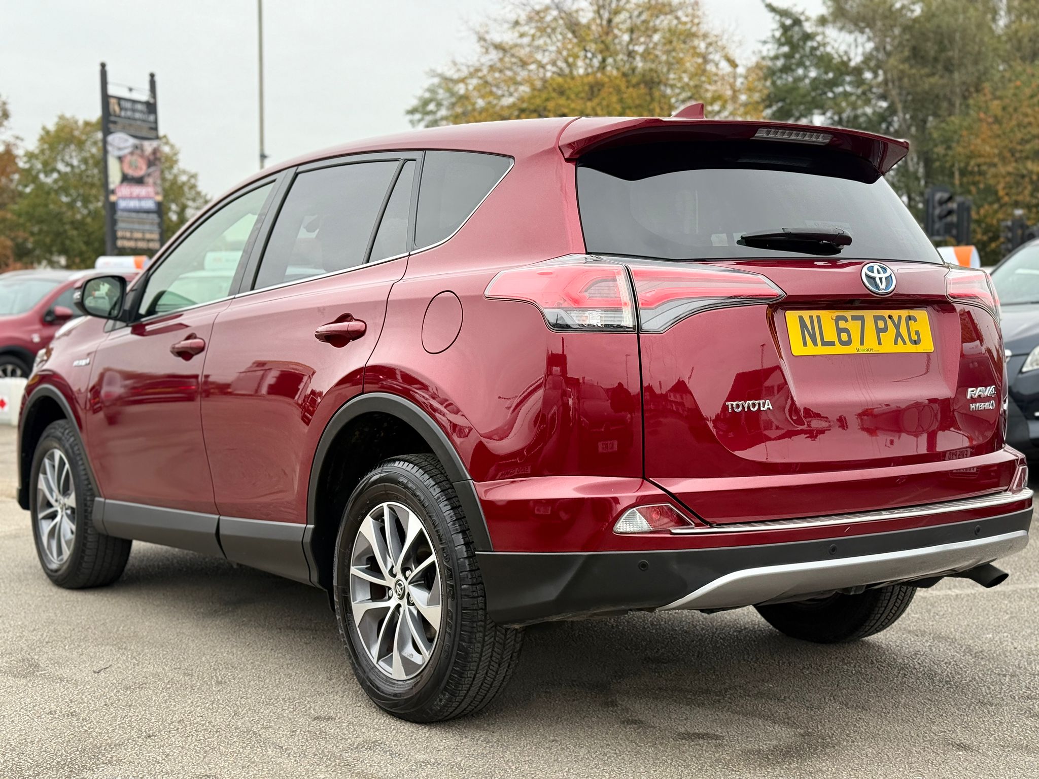 Toyota RAV4 Icon Tech 2017 Automatic Hybrid