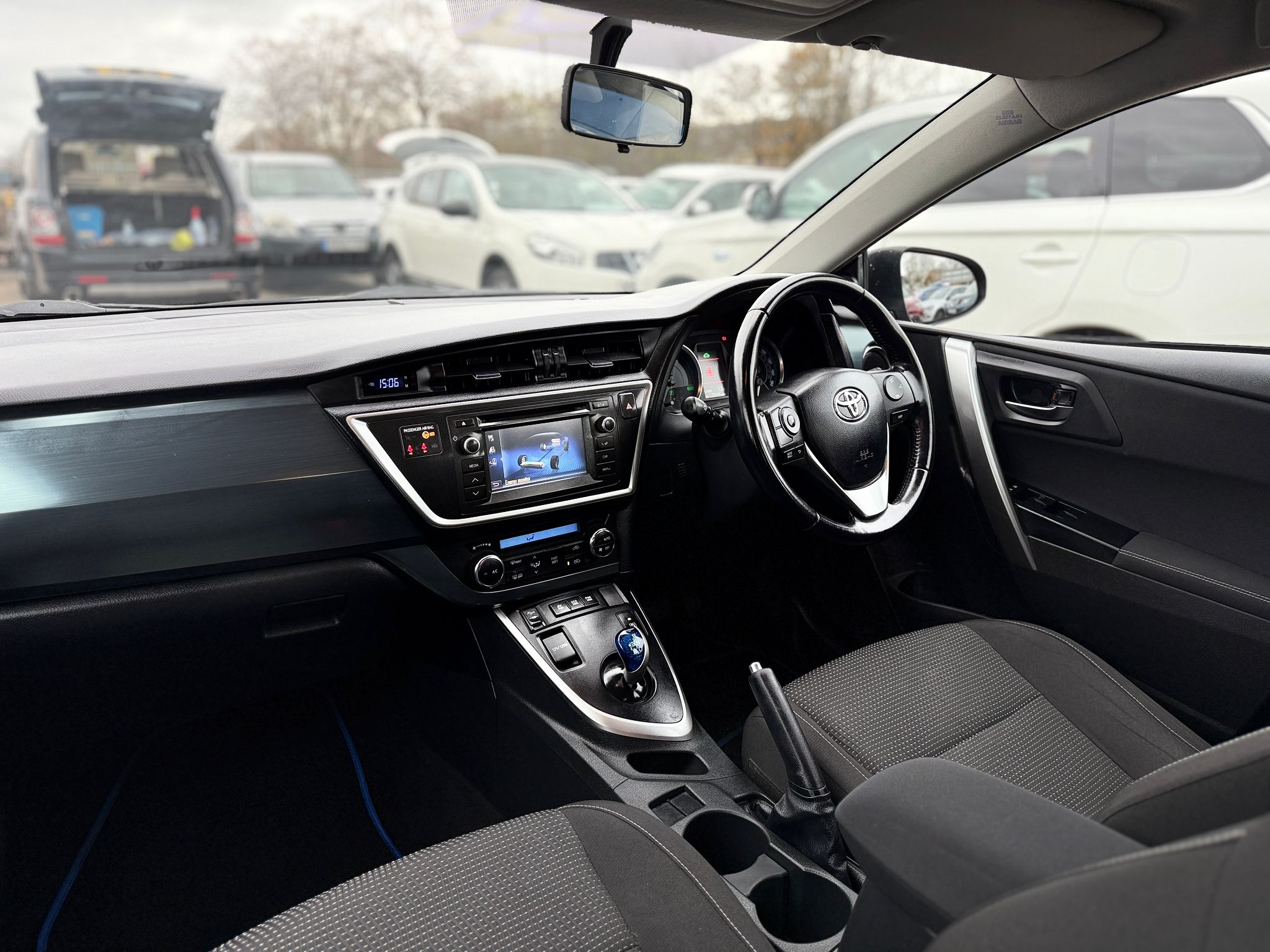 Toyota Auris Icon 2015 Automatic Hybrid