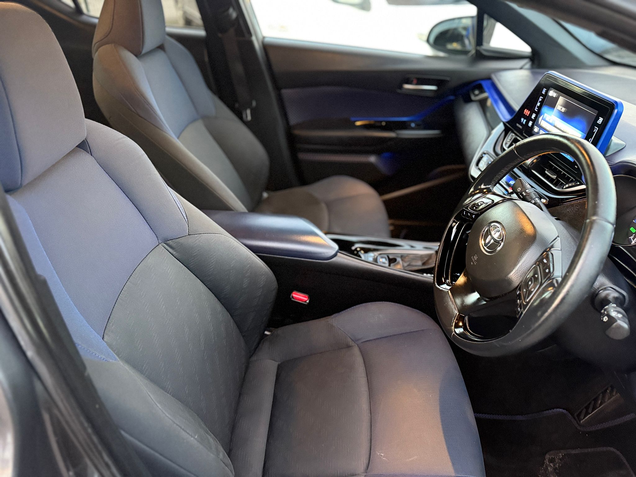 Toyota C-HR Dynamic 2018 Automatic Hybrid