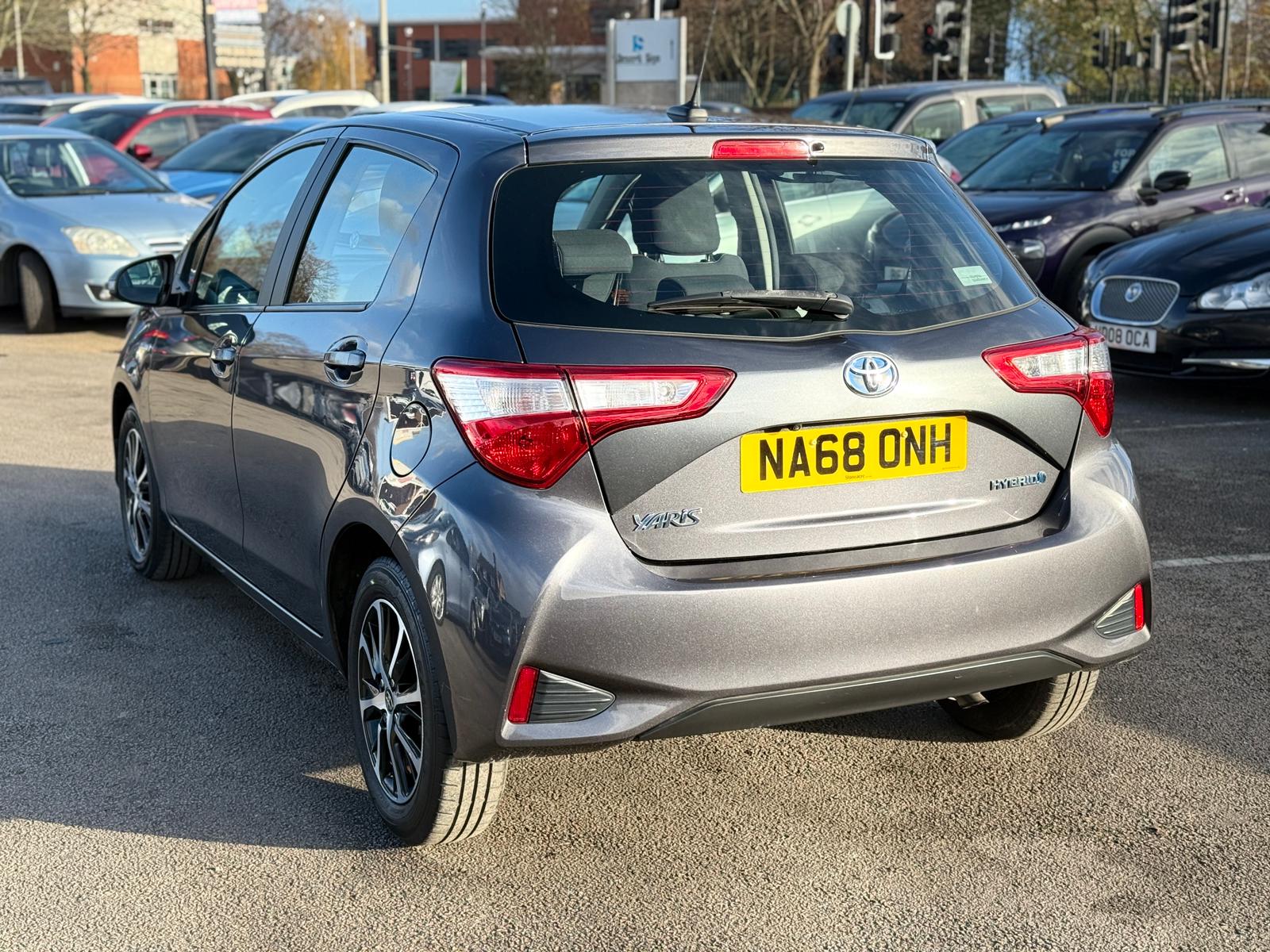 Toyota Yaris Icon Tech 2018 Automatic Hybrid