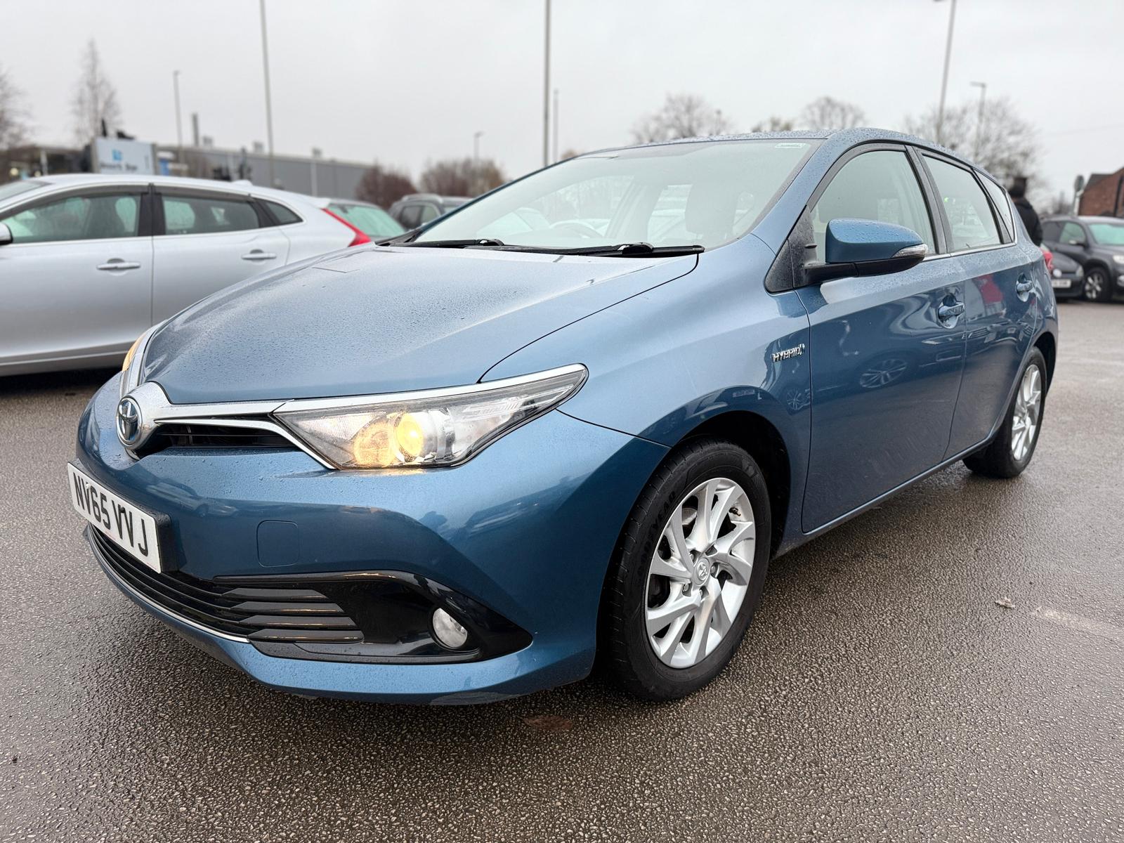 Toyota Auris 2015 Automatic Hybrid