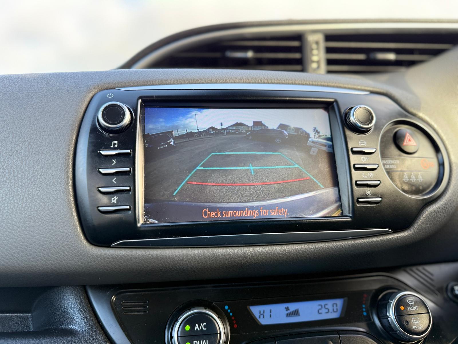 Toyota Yaris Icon Tech 2018 Automatic Hybrid