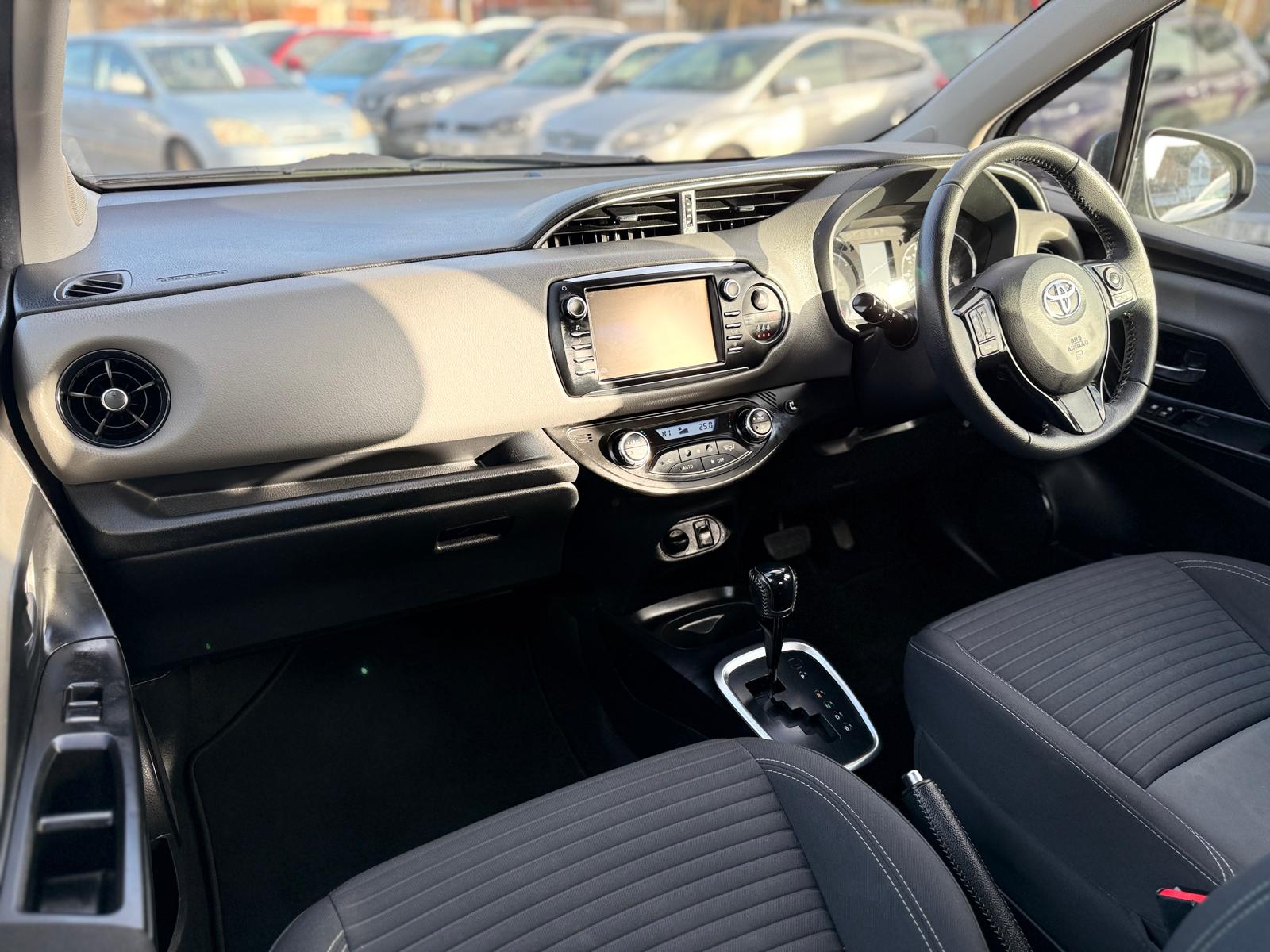 Toyota Yaris Icon Tech 2018 Automatic Hybrid