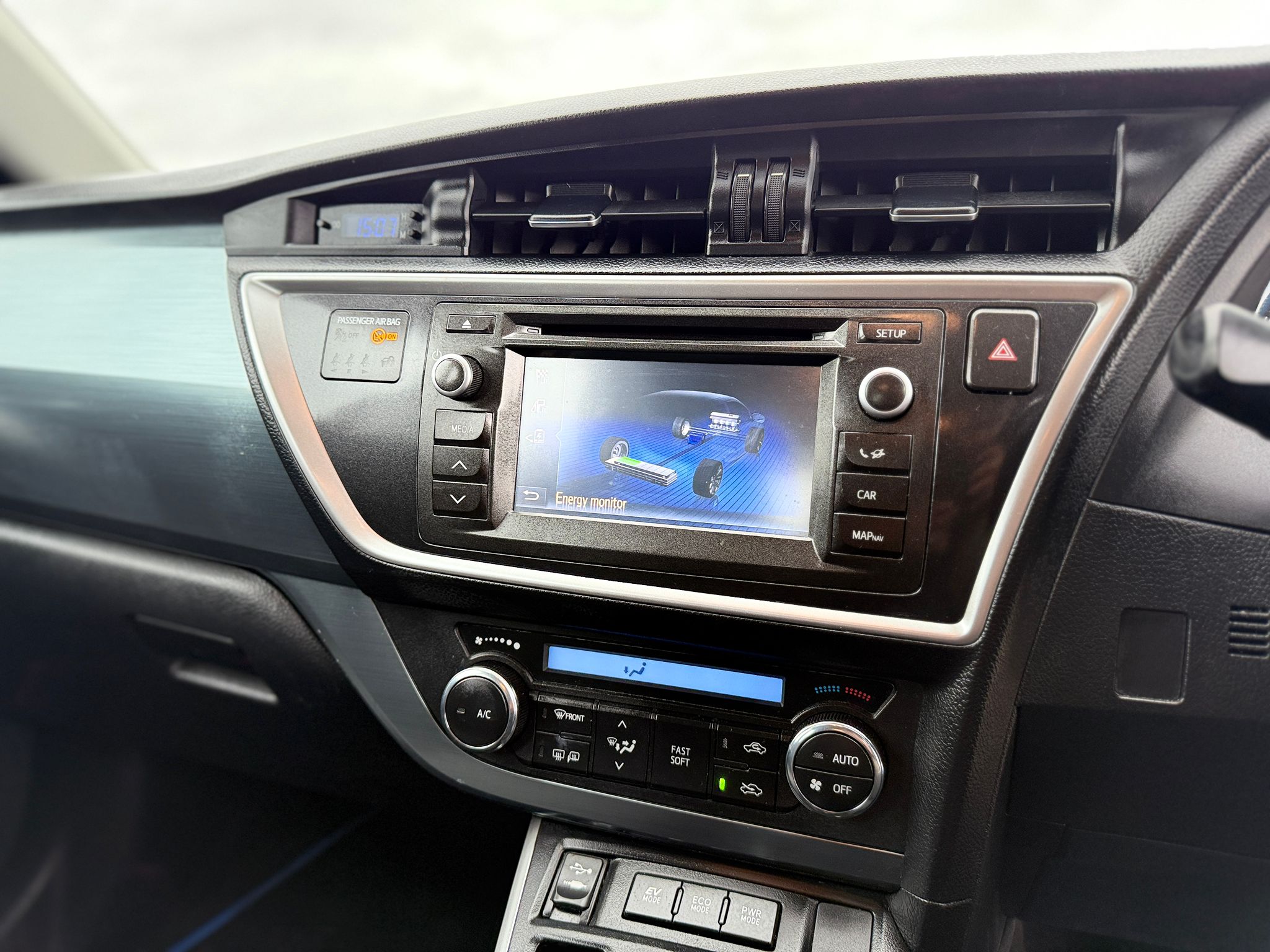 Toyota Auris Icon 2015 Automatic Hybrid