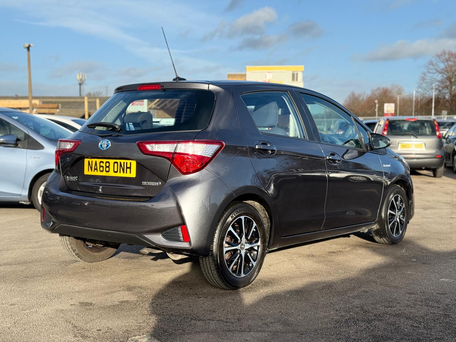 Toyota Yaris Icon Tech 2018 Automatic Hybrid