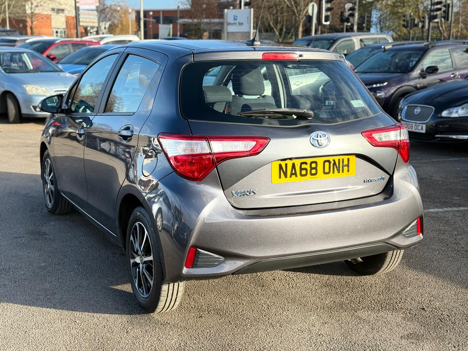 Toyota Yaris Icon Tech 2018 Automatic Hybrid