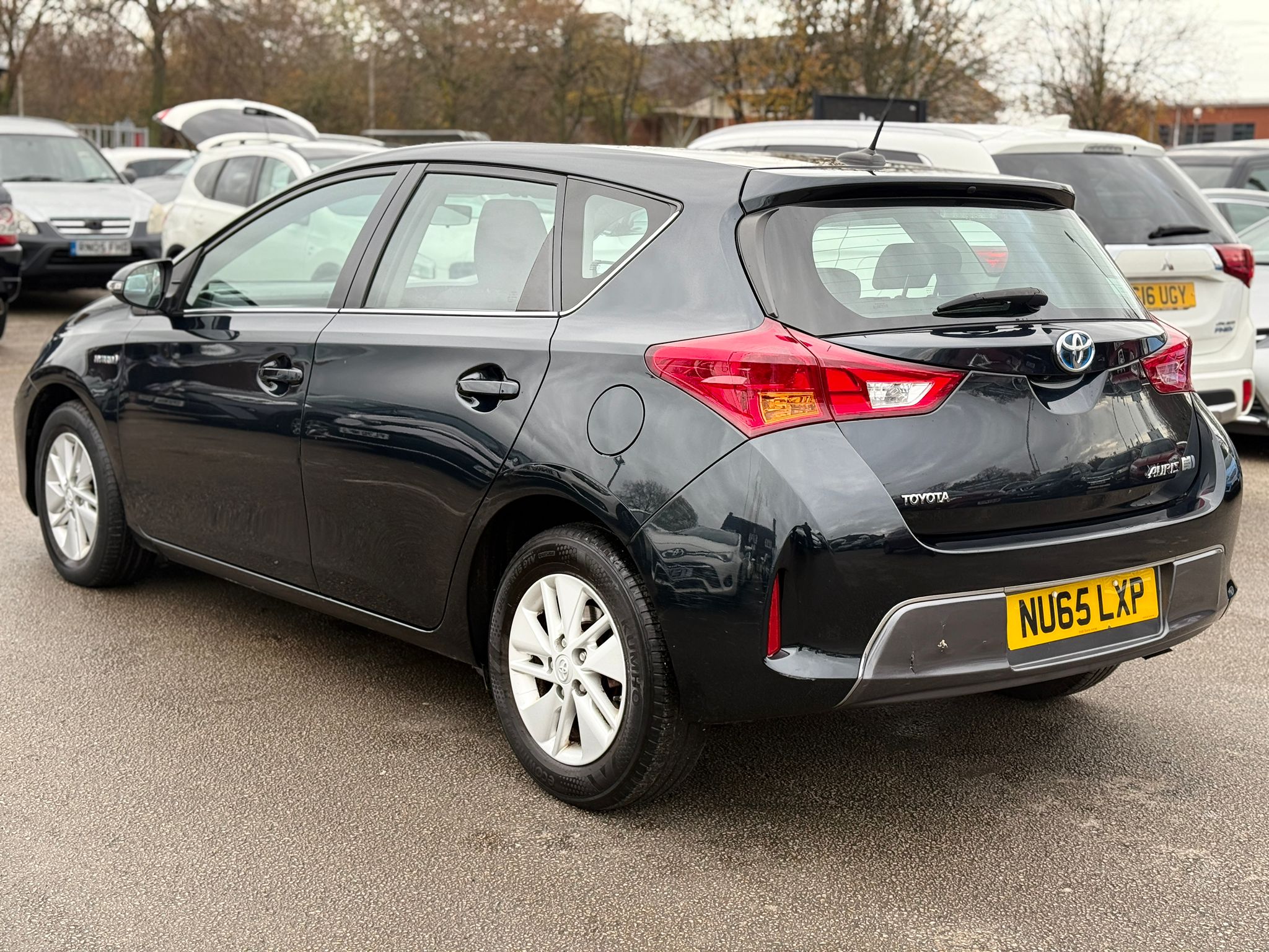 Toyota Auris Icon 2015 Automatic Hybrid