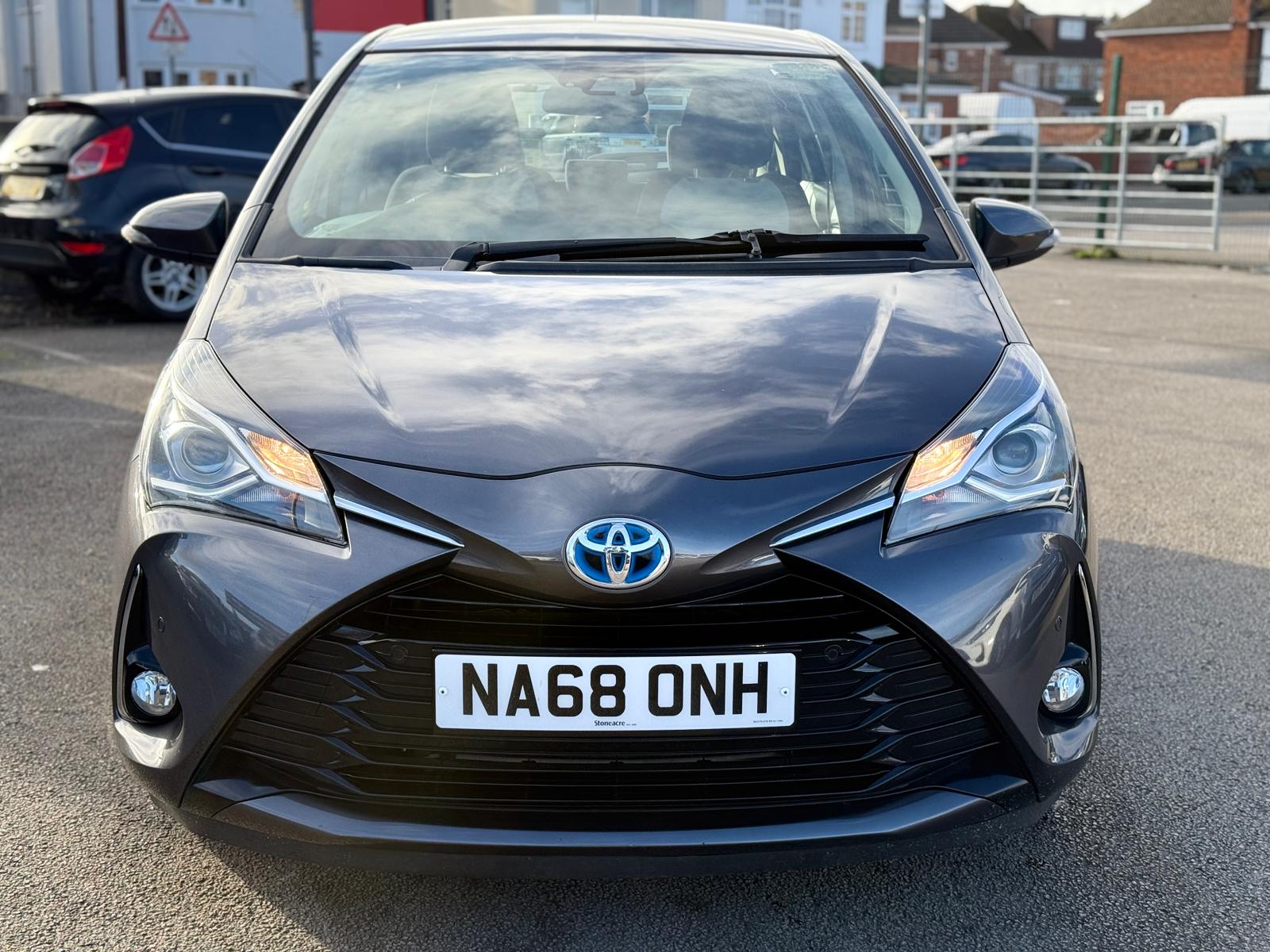 Toyota Yaris Icon Tech 2018 Automatic Hybrid
