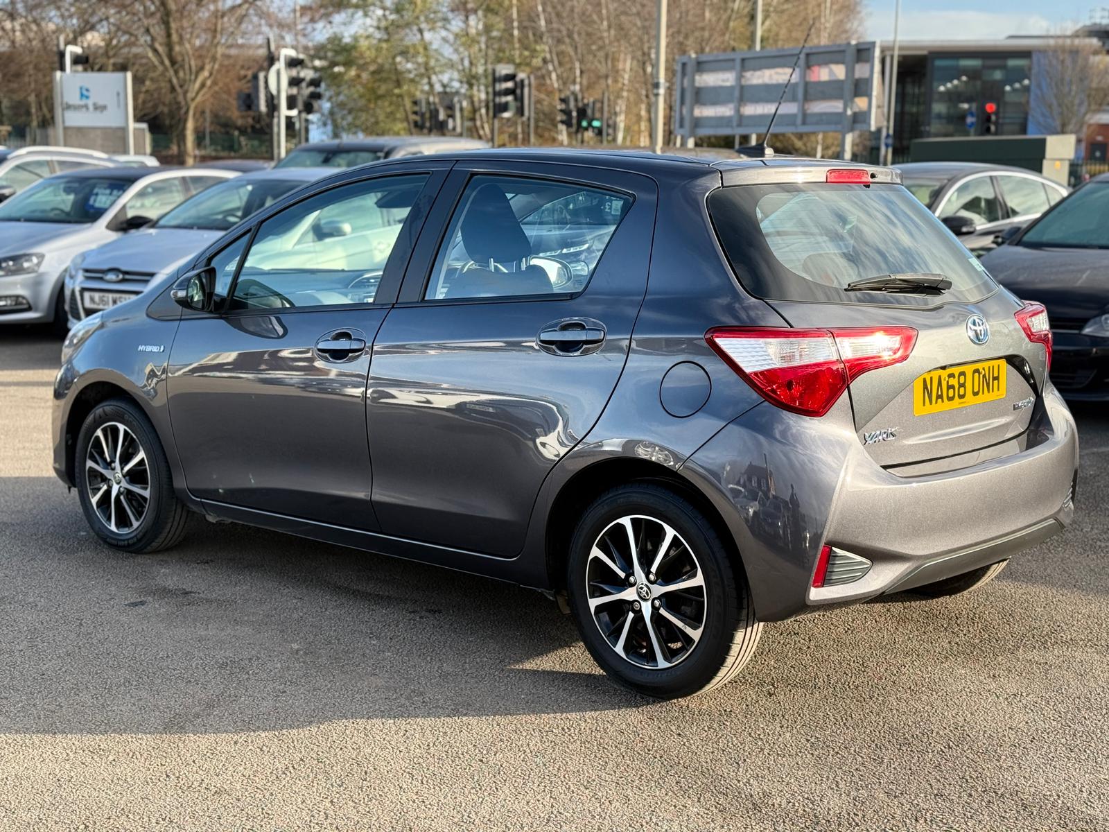 Toyota Yaris Icon Tech 2018 Automatic Hybrid