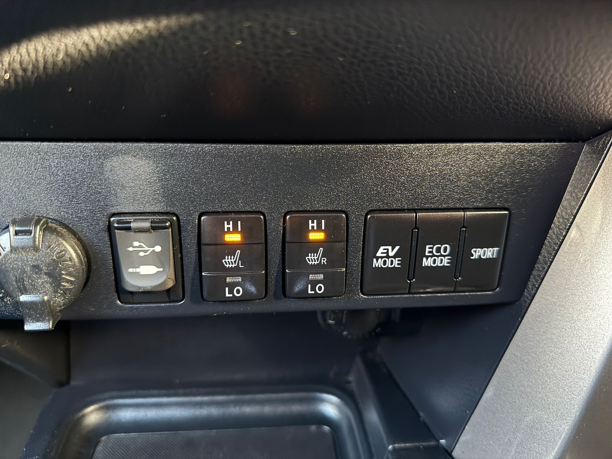 Toyota RAV4 Icon 2016 Automatic Hybrid