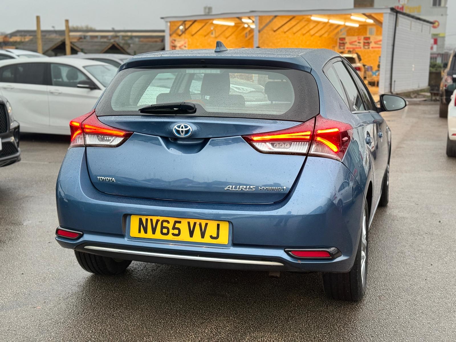 Toyota Auris 2015 Automatic Hybrid