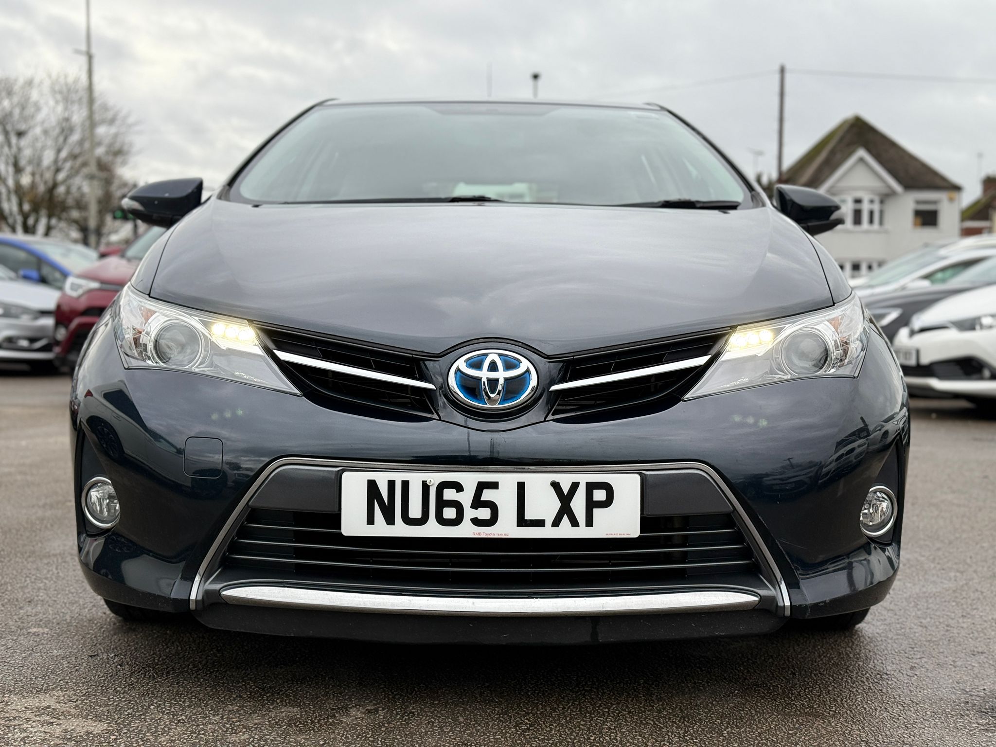 Toyota Auris Icon 2015 Automatic Hybrid