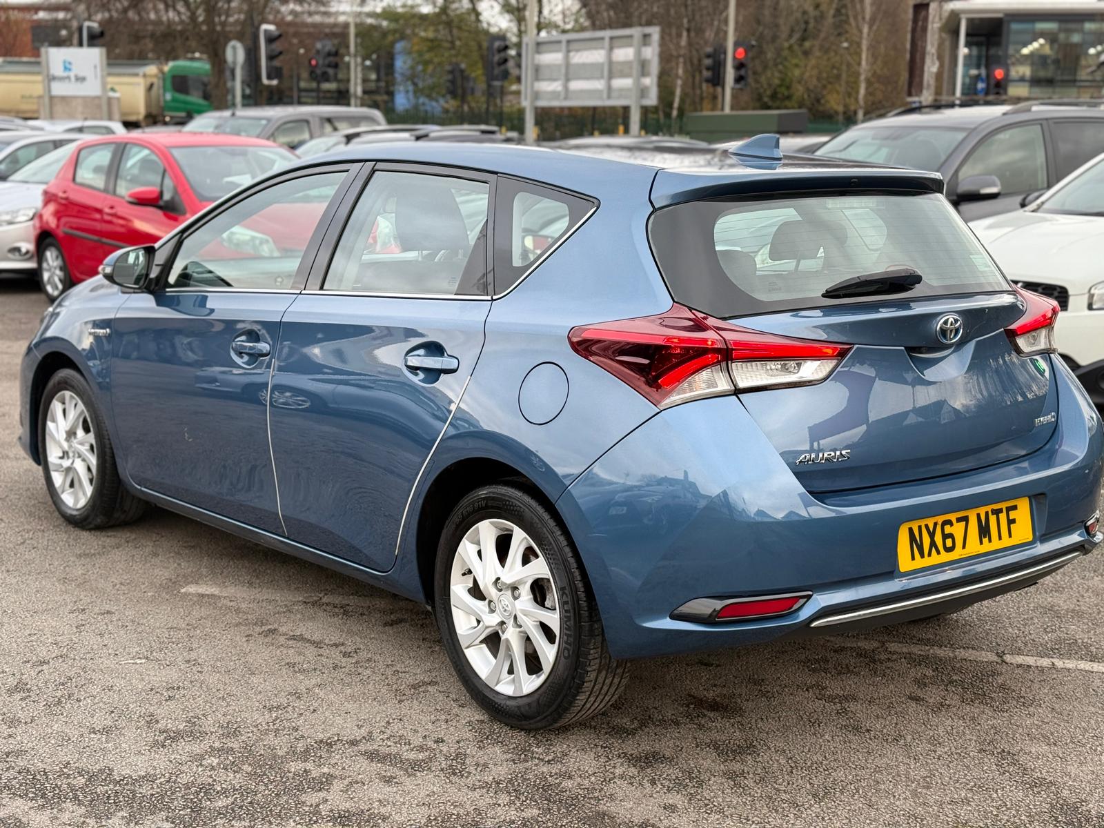 Toyota Auris Business Edition 2017 Automatic Hybrid