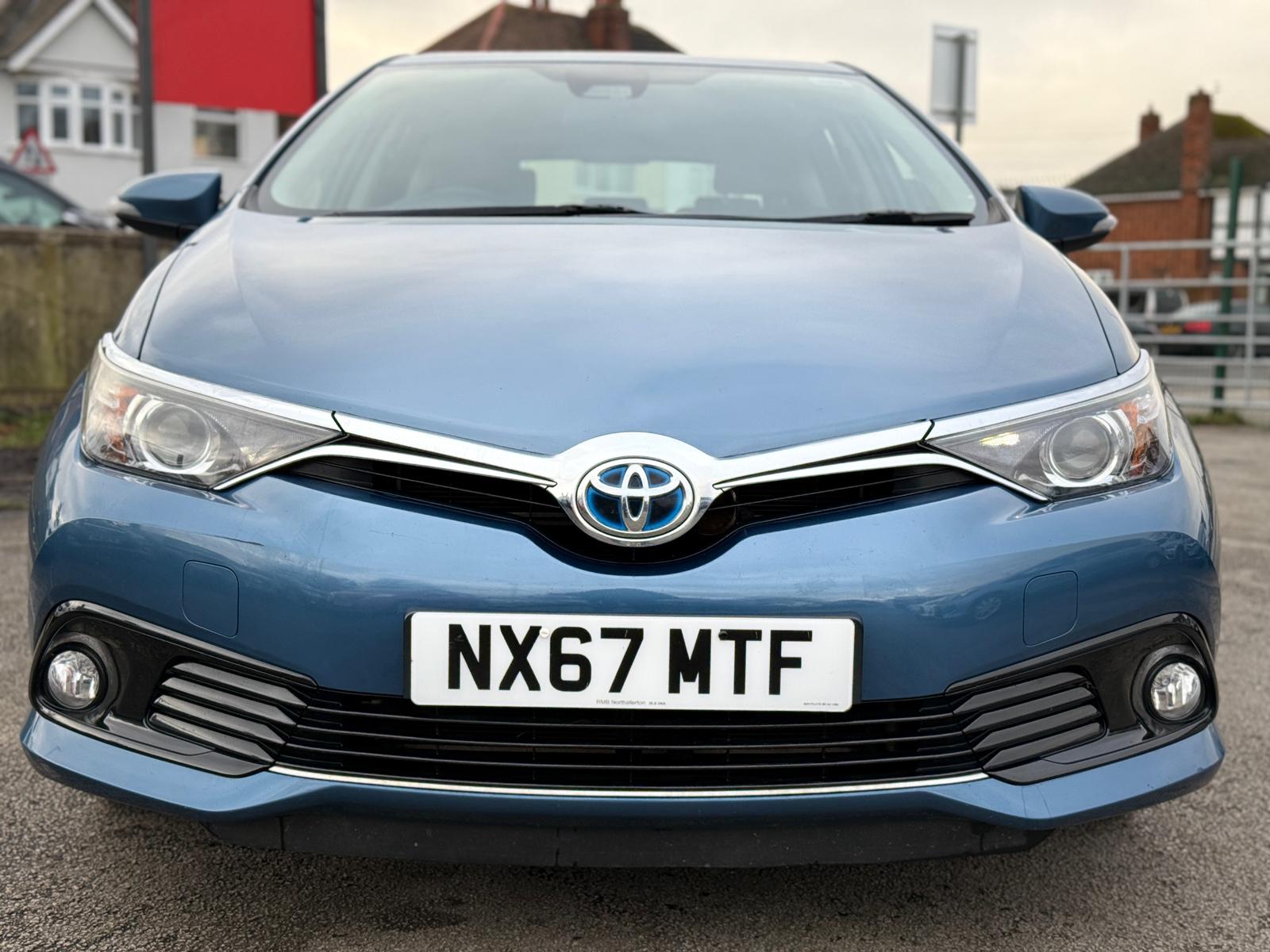Toyota Auris Business Edition 2017 Automatic Hybrid