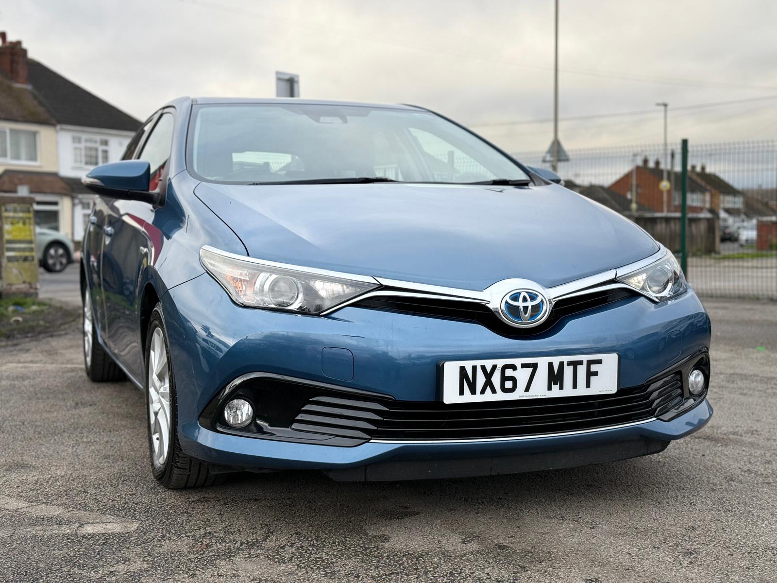 Toyota Auris Business Edition 2017 Automatic Hybrid