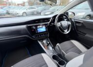 Toyota Auris Business Edition 2017 Automatic Hybrid