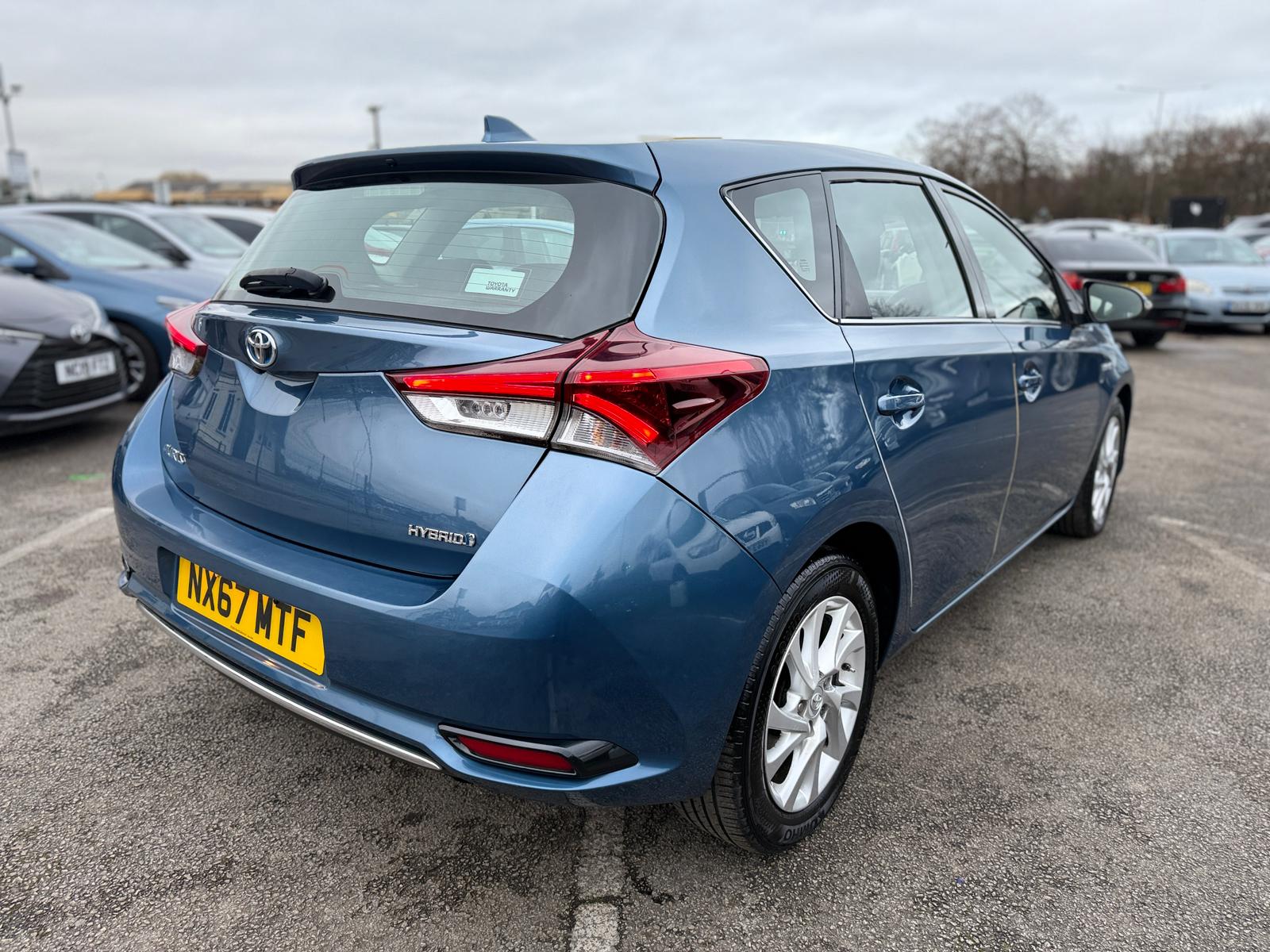 Toyota Auris Business Edition 2017 Automatic Hybrid