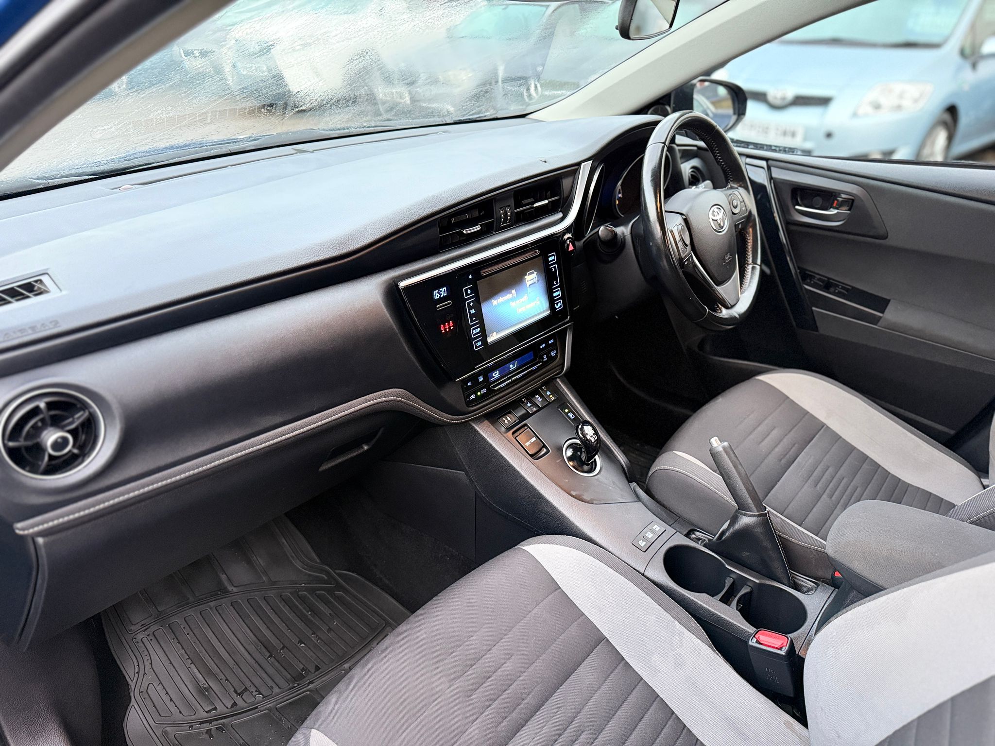 Toyota Auris Business Edition 2017 Hybrid Automatic