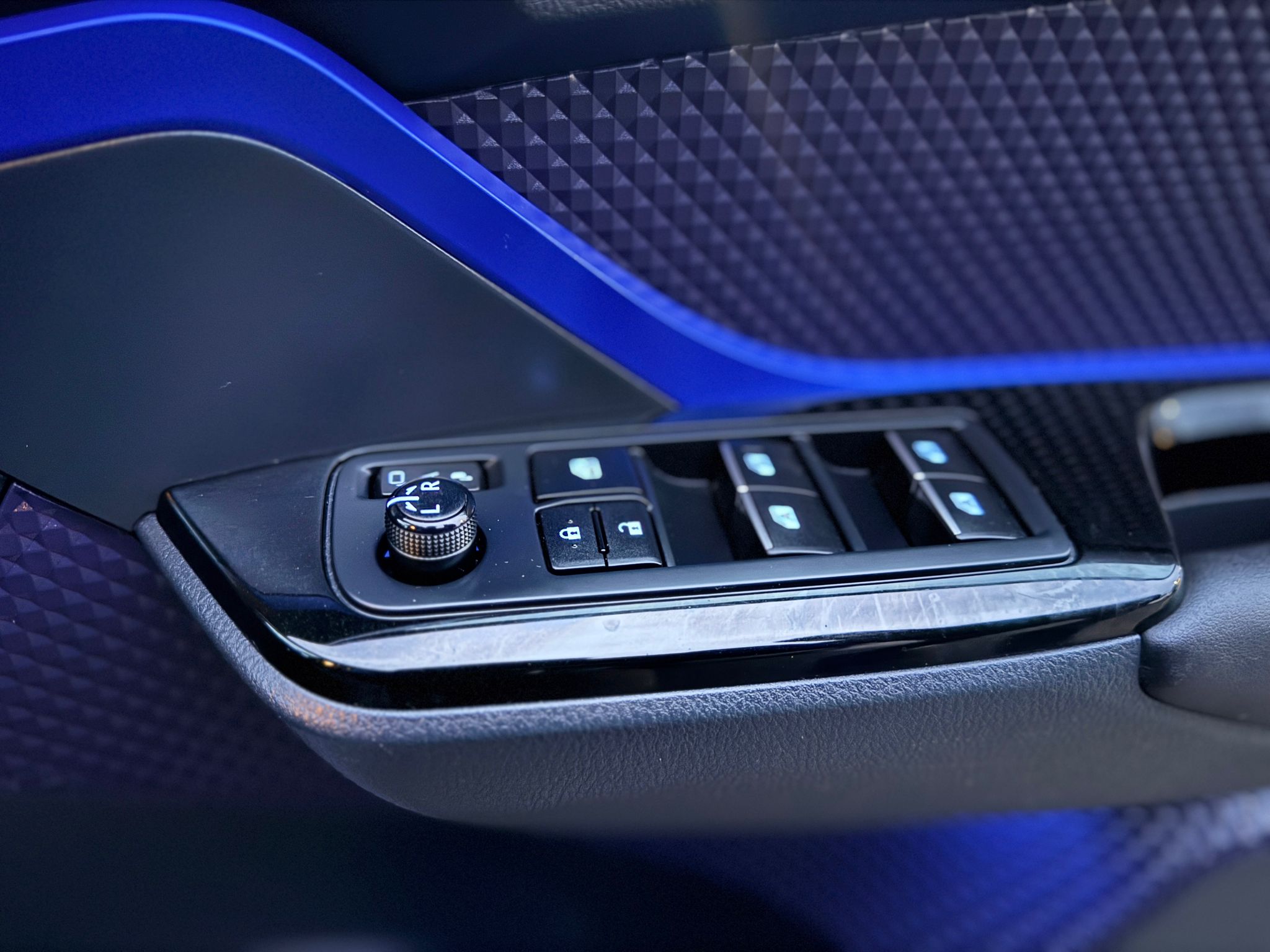 Toyota C-HR Dynamic 2017 Hybrid Automatic