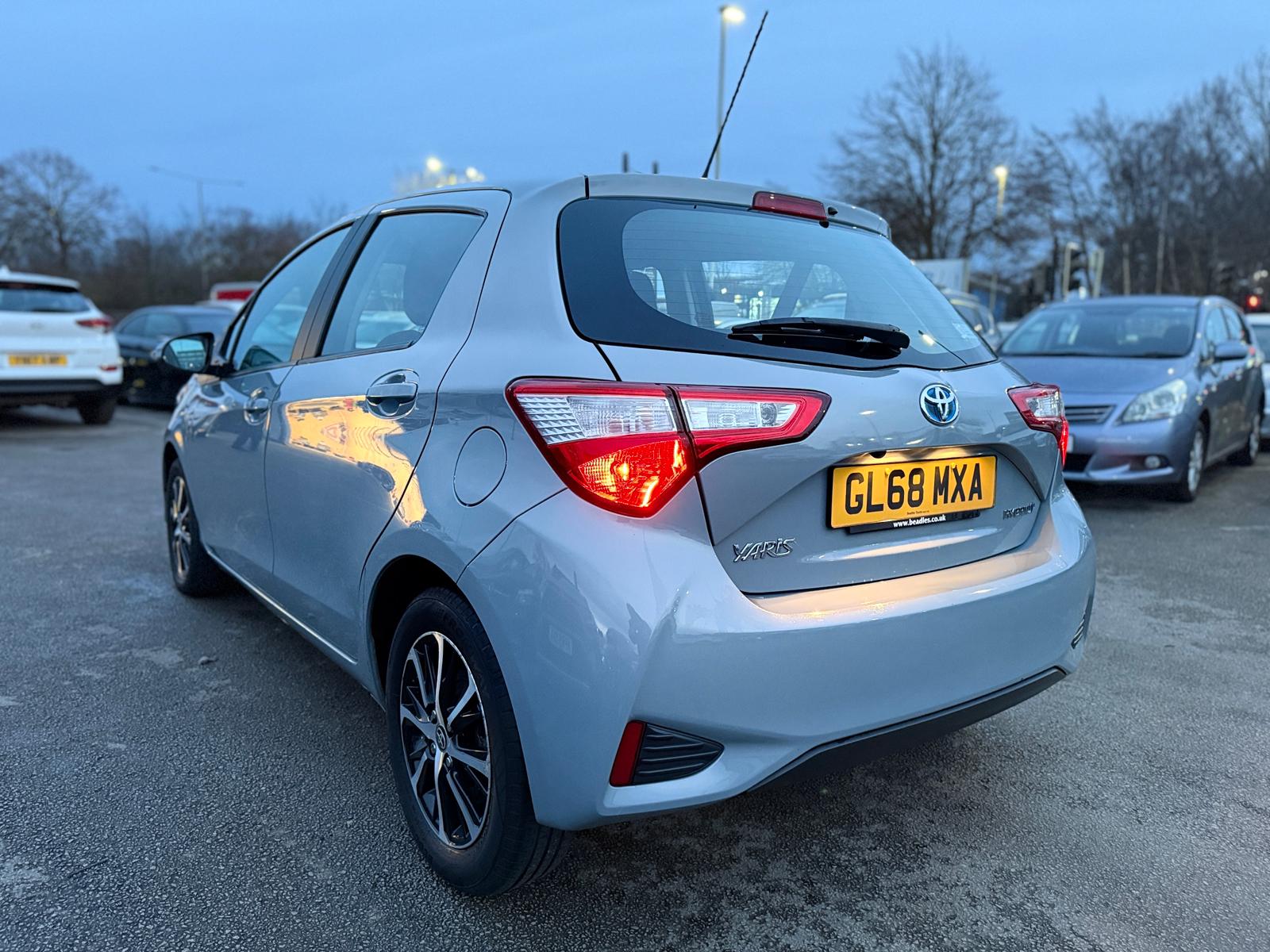 Toyota Yaris Icon Tech 2018 Hybrid Automatic