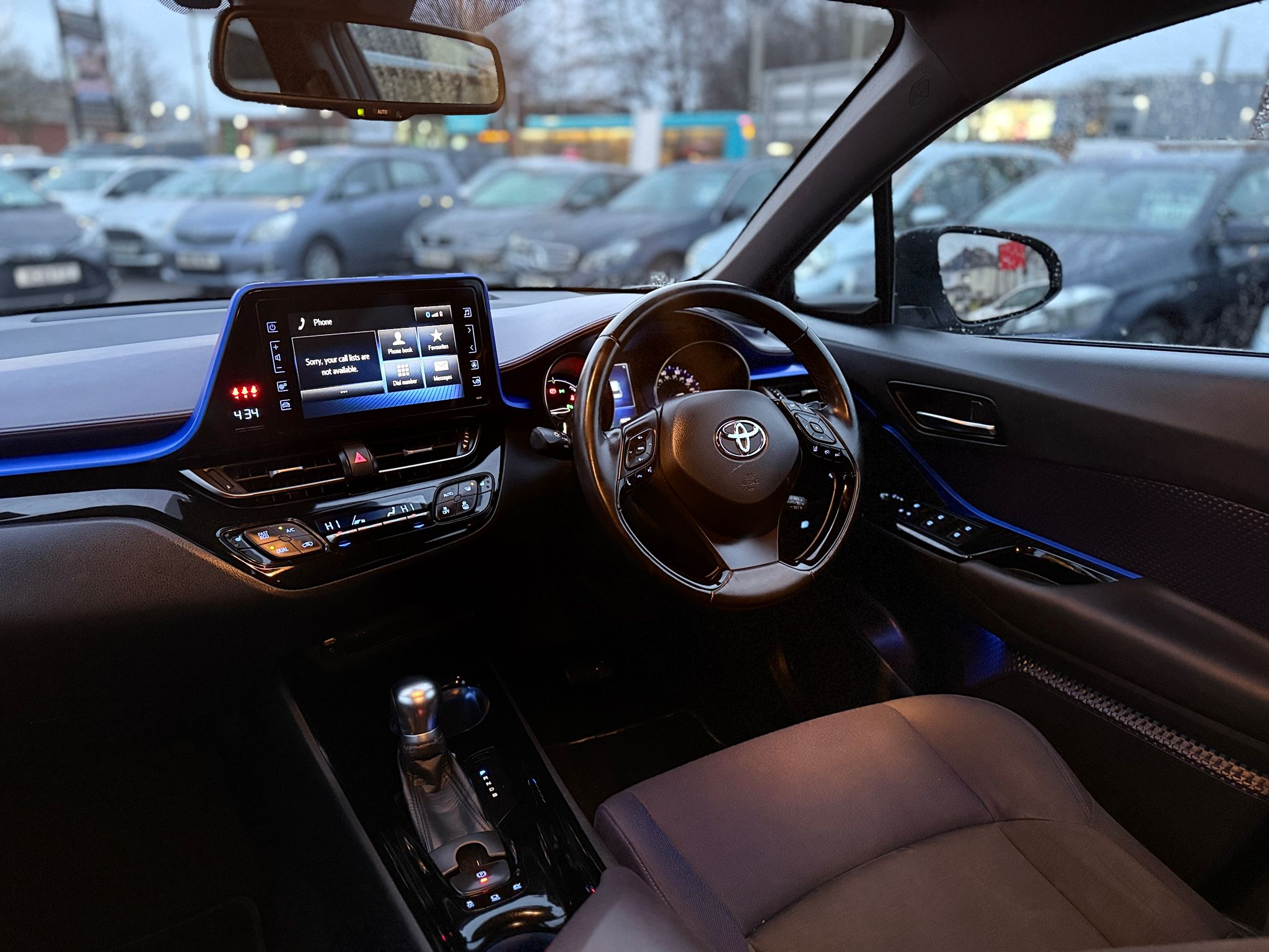 Toyota C-HR Dynamic 2017 Hybrid Automatic