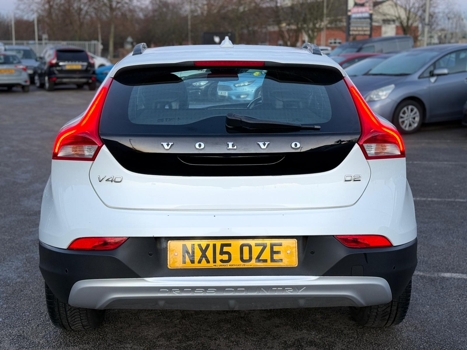 Volvo V40 Cross Country Lux Nav 2015