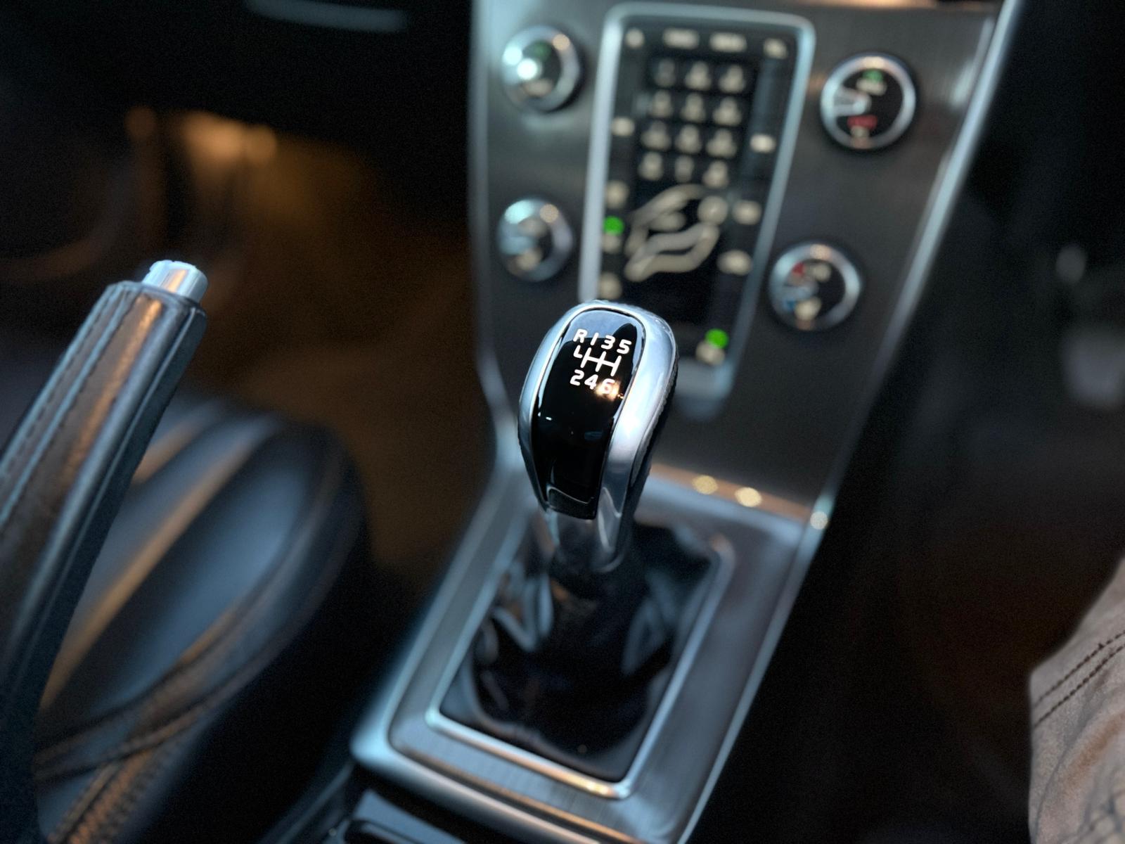 Volvo V40 Cross Country Lux Nav 2015