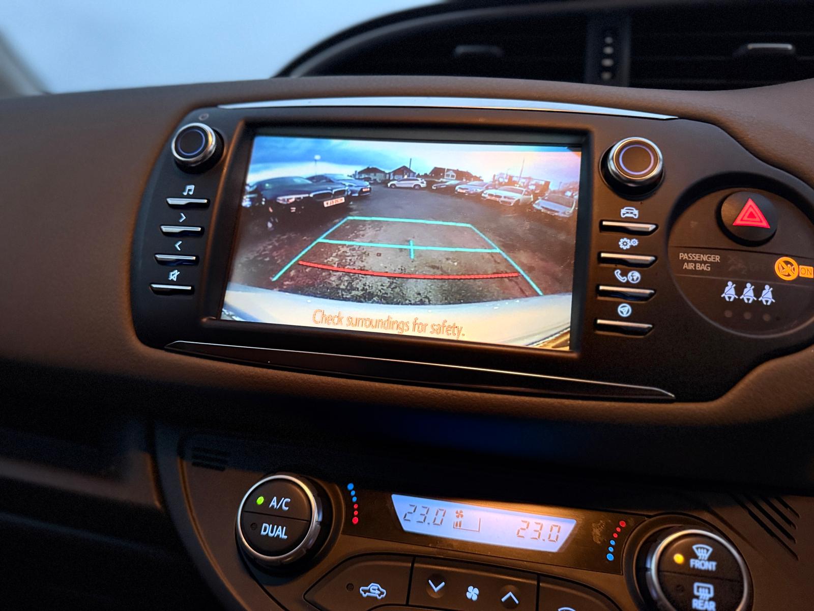 Toyota Yaris Icon Tech 2018 Hybrid Automatic