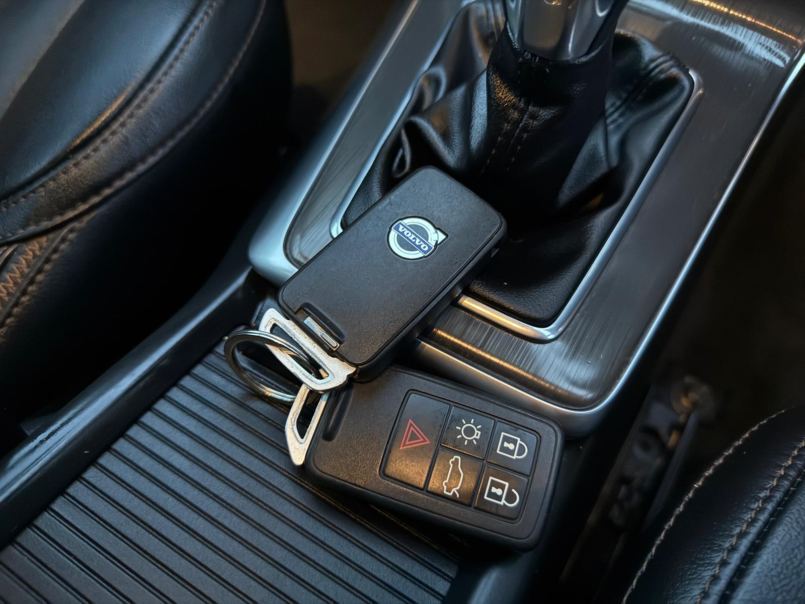 Volvo V40 Cross Country Lux Nav 2015