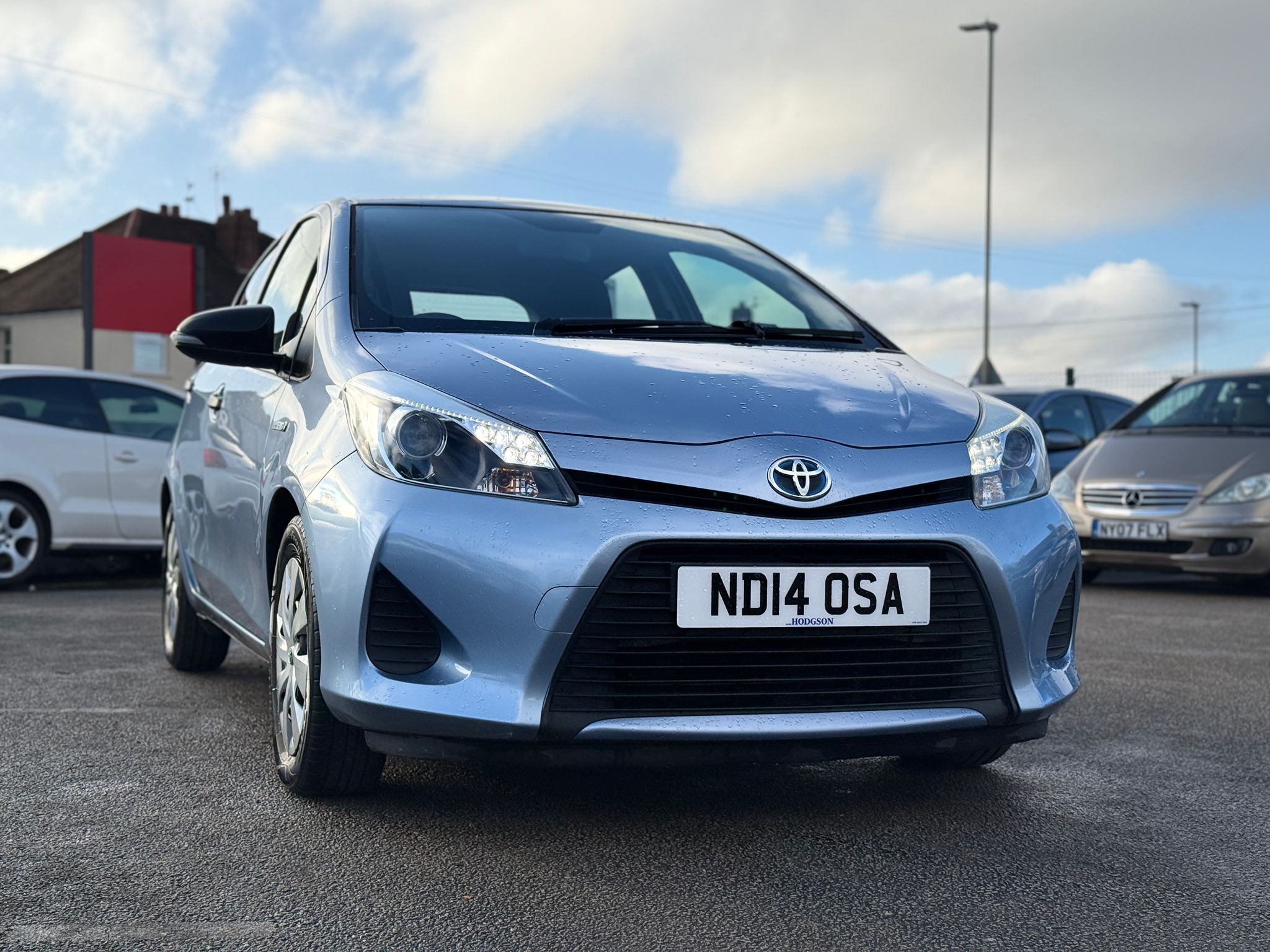 Toyota Yaris Active 2014 Hybrid Automatic