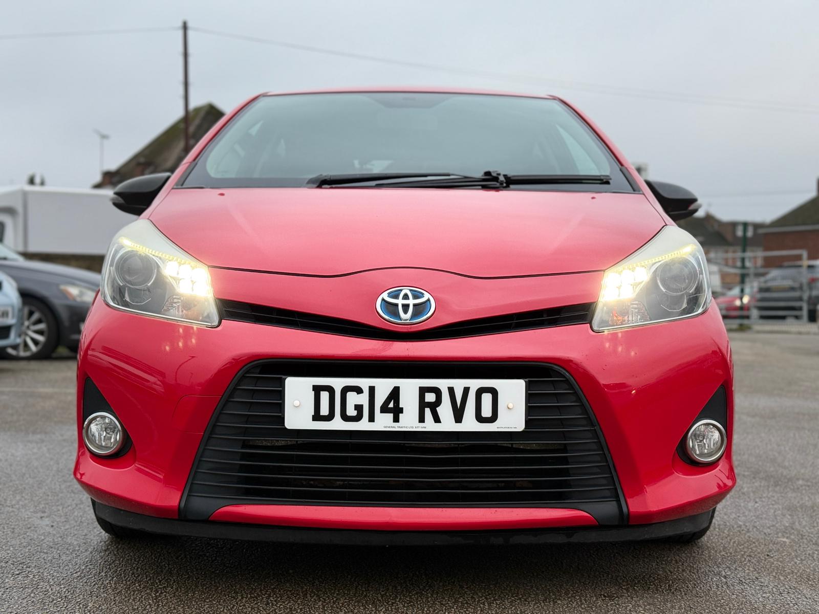Toyota Yaris Icon Plus 2014 Hybrid Automatic