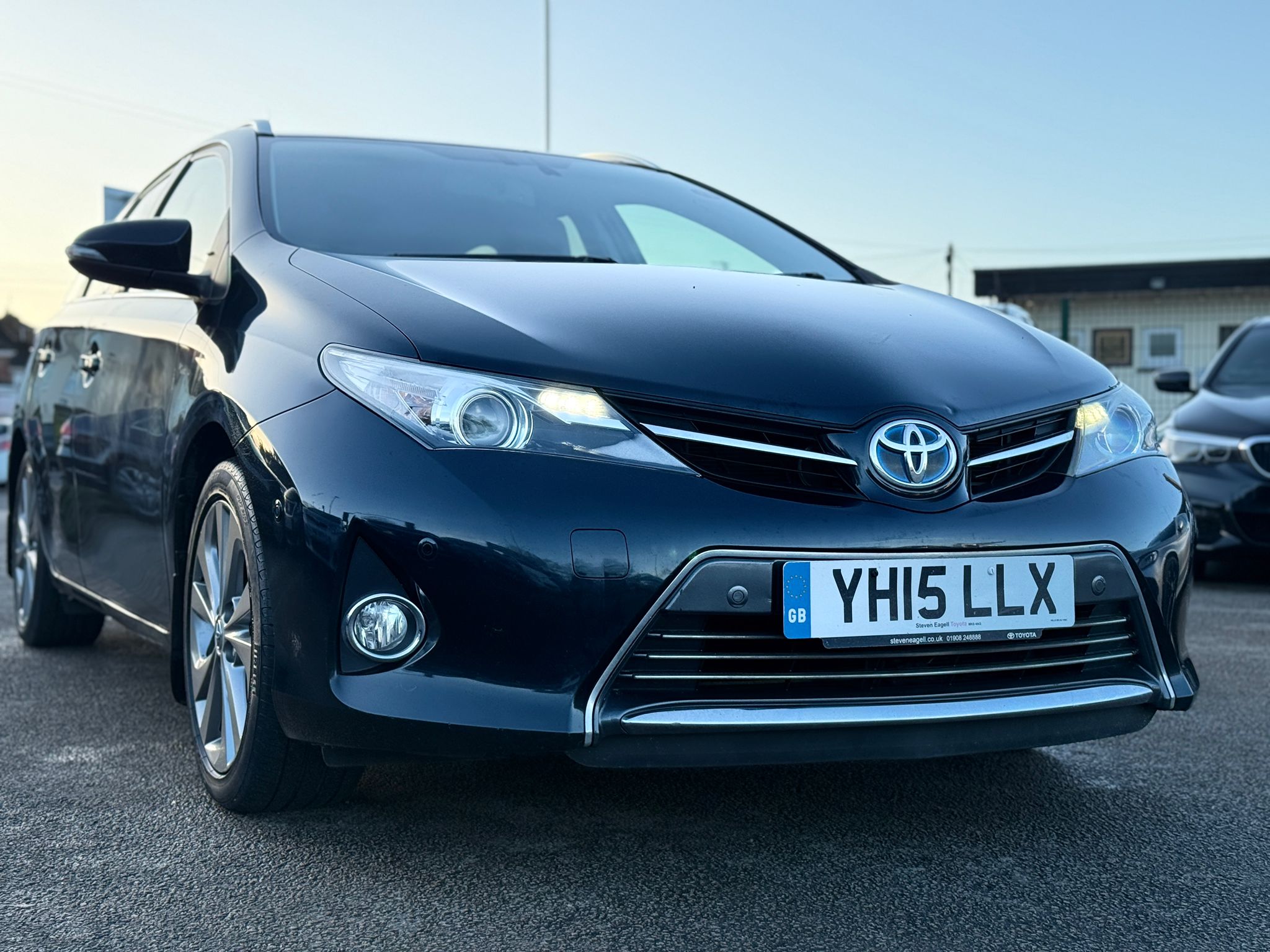 Toyota Auris Excel 2015 Hybrid Automatic