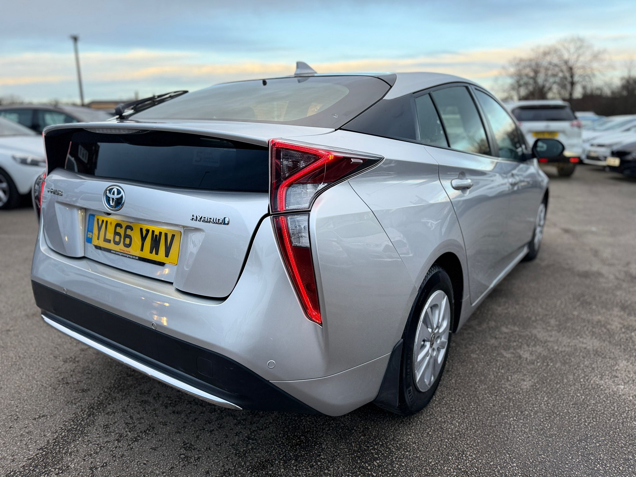 Toyota Prius Business Edition 2017 Hybrid Automatic