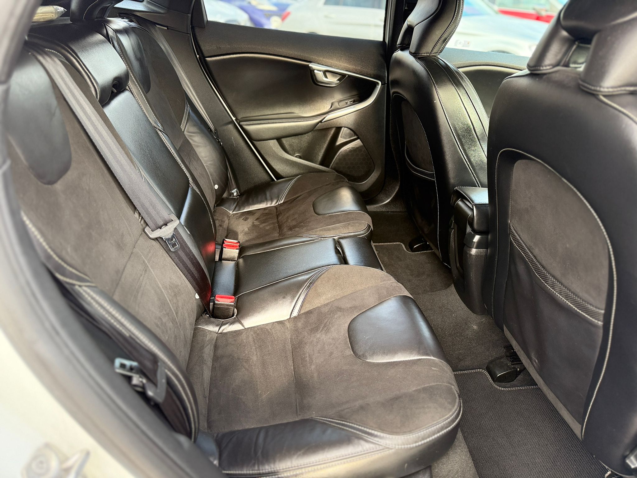 Volvo V40 R-Design Nav Plus 2017