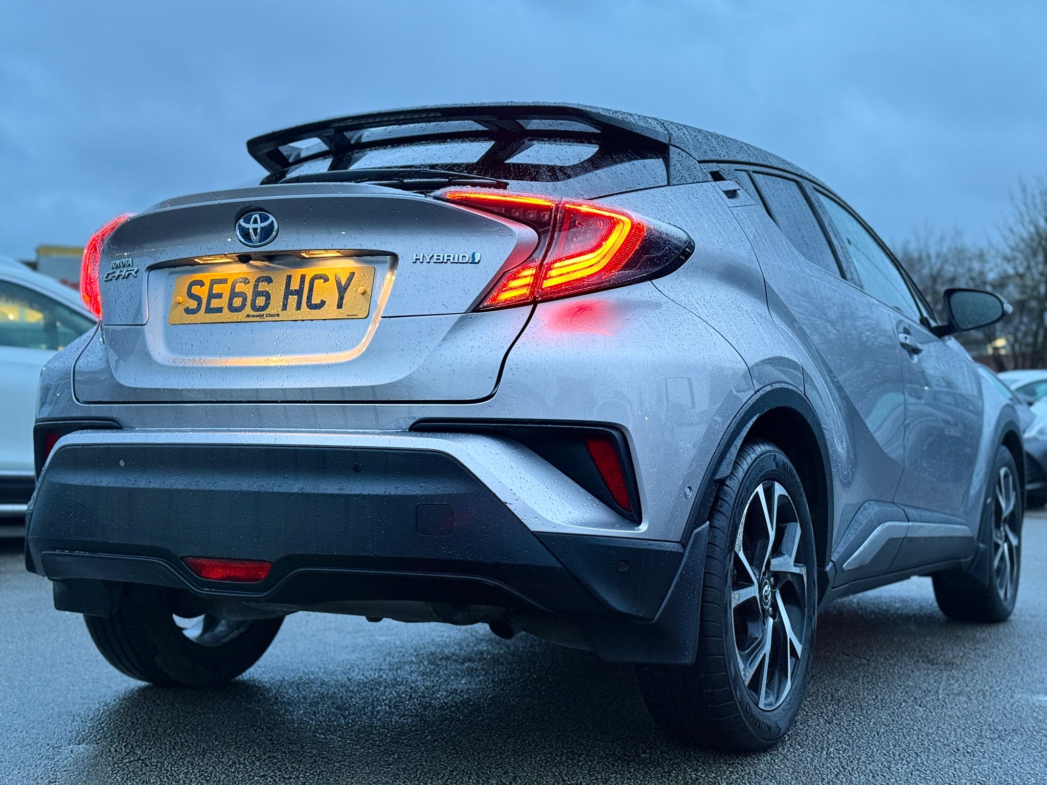 Toyota C-HR Dynamic 2017 Hybrid Automatic