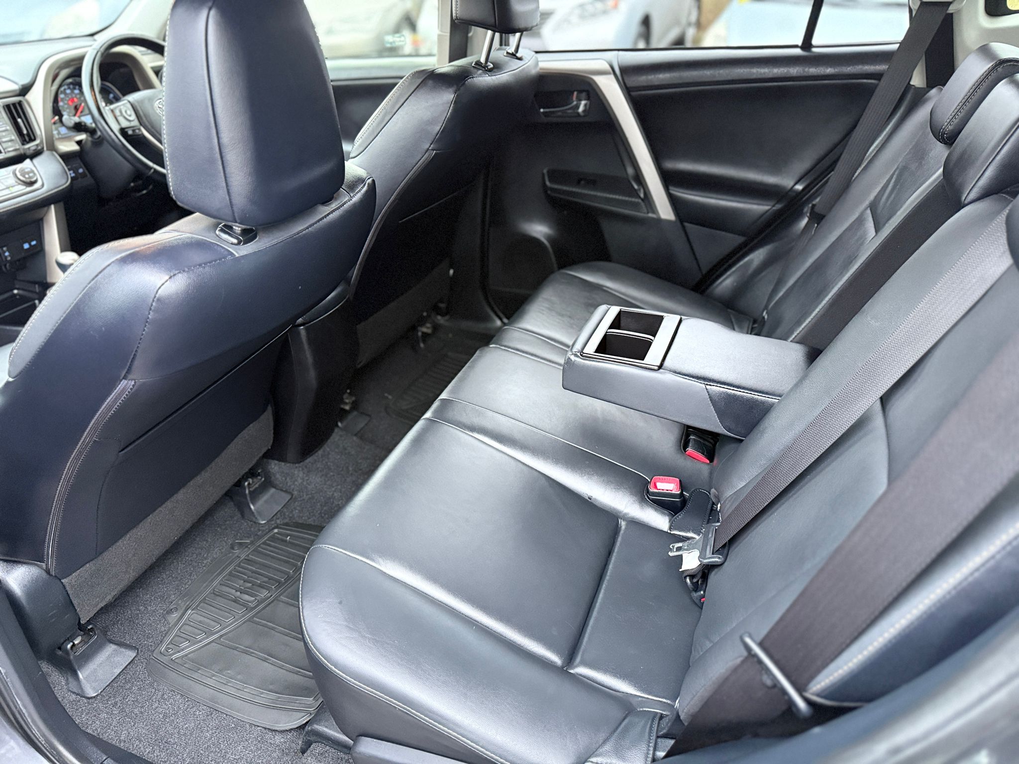 Toyota RAV4 Invincible 2015 Automatic