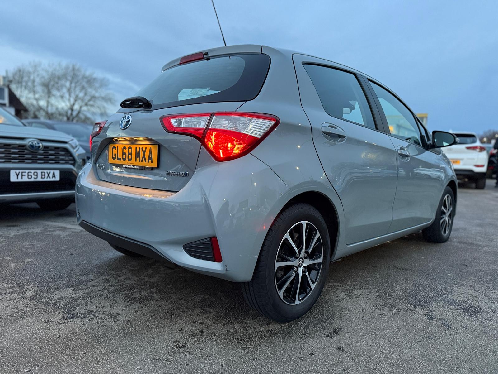 Toyota Yaris Icon Tech 2018 Hybrid Automatic