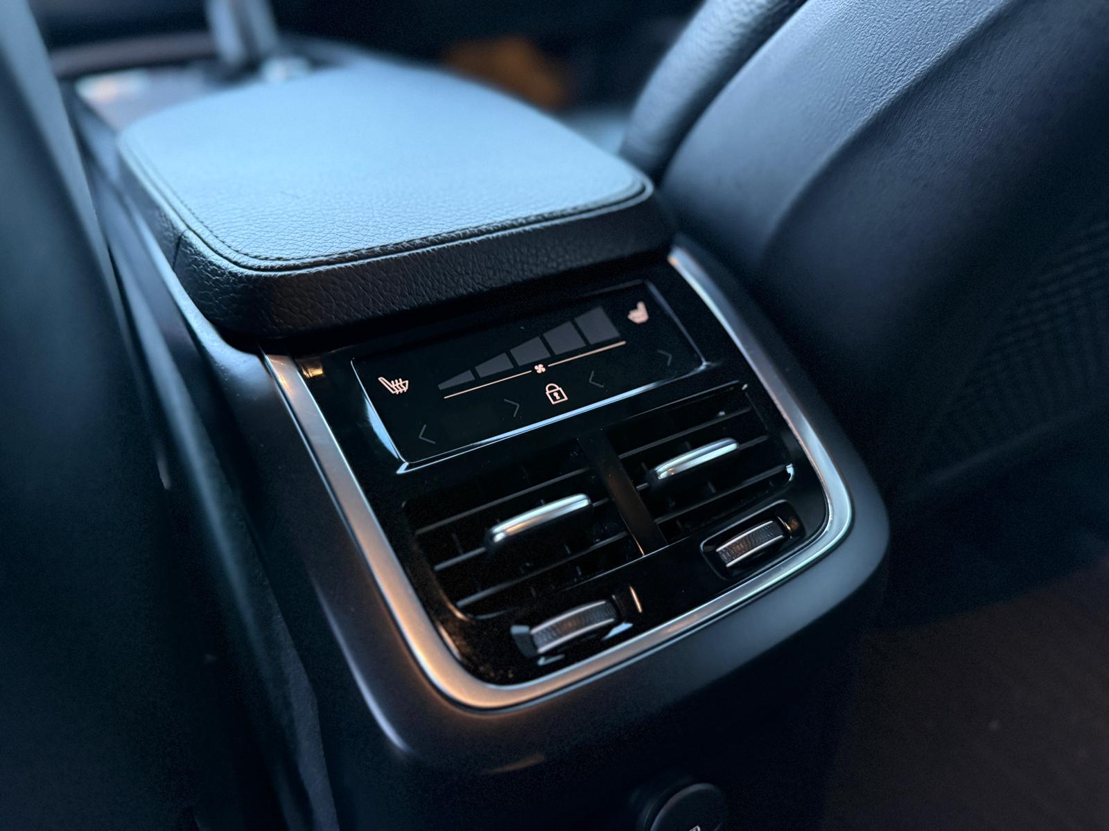 Volvo XC90 Momentum 2021 2.0 T8 11.6kWh Momentum Automatic