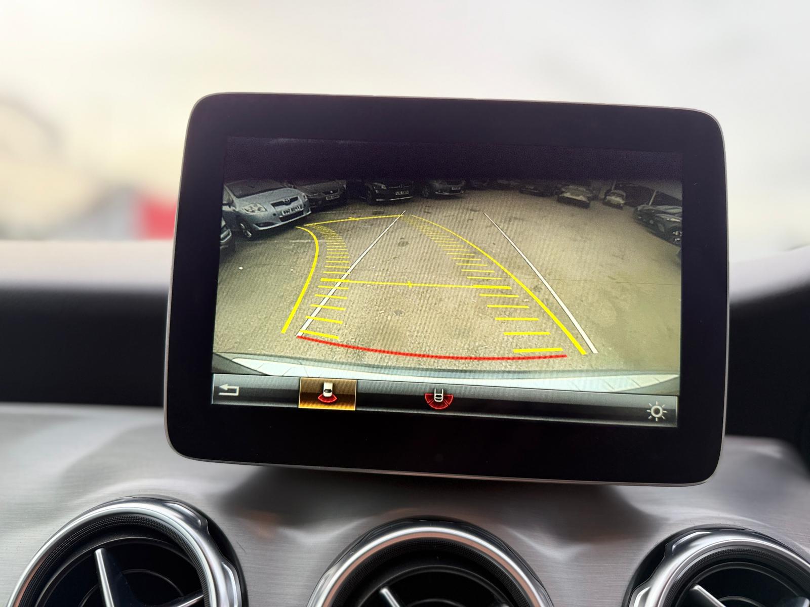 Mercedes-Benz GLA AMG Line (2017) Automatic