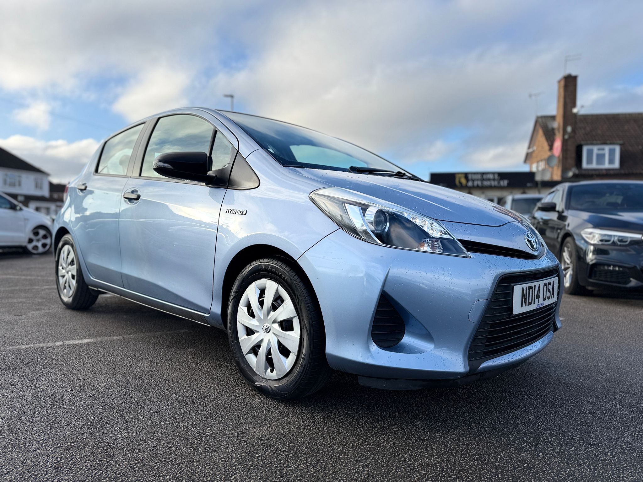 Toyota Yaris Active 2014 Hybrid Automatic