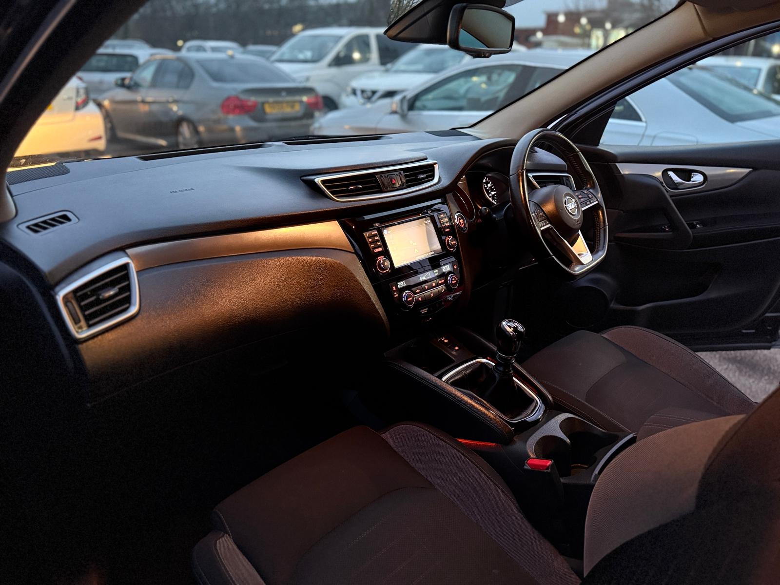 Nissan Qashqai N-Connecta 1.6 DIG-T Petrol