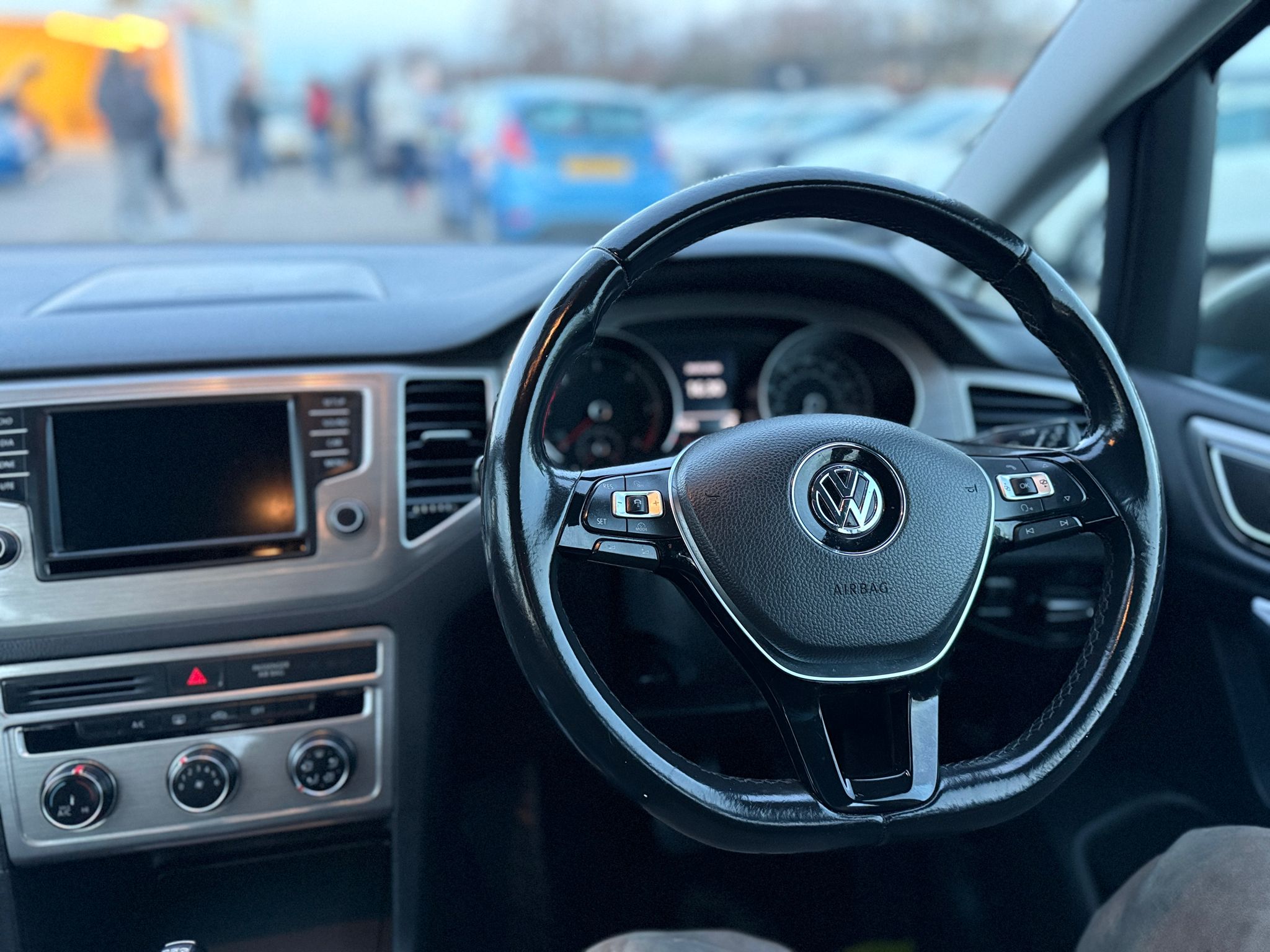 Volkswagen Golf SVSE 2015 Automatic