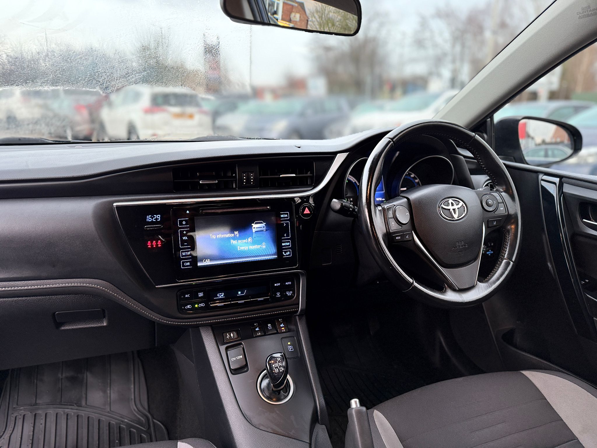 Toyota Auris Business Edition 2017 Hybrid Automatic