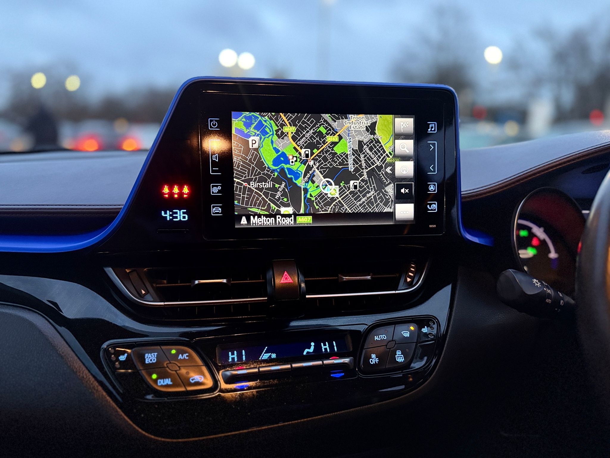 Toyota C-HR Dynamic 2017 Hybrid Automatic