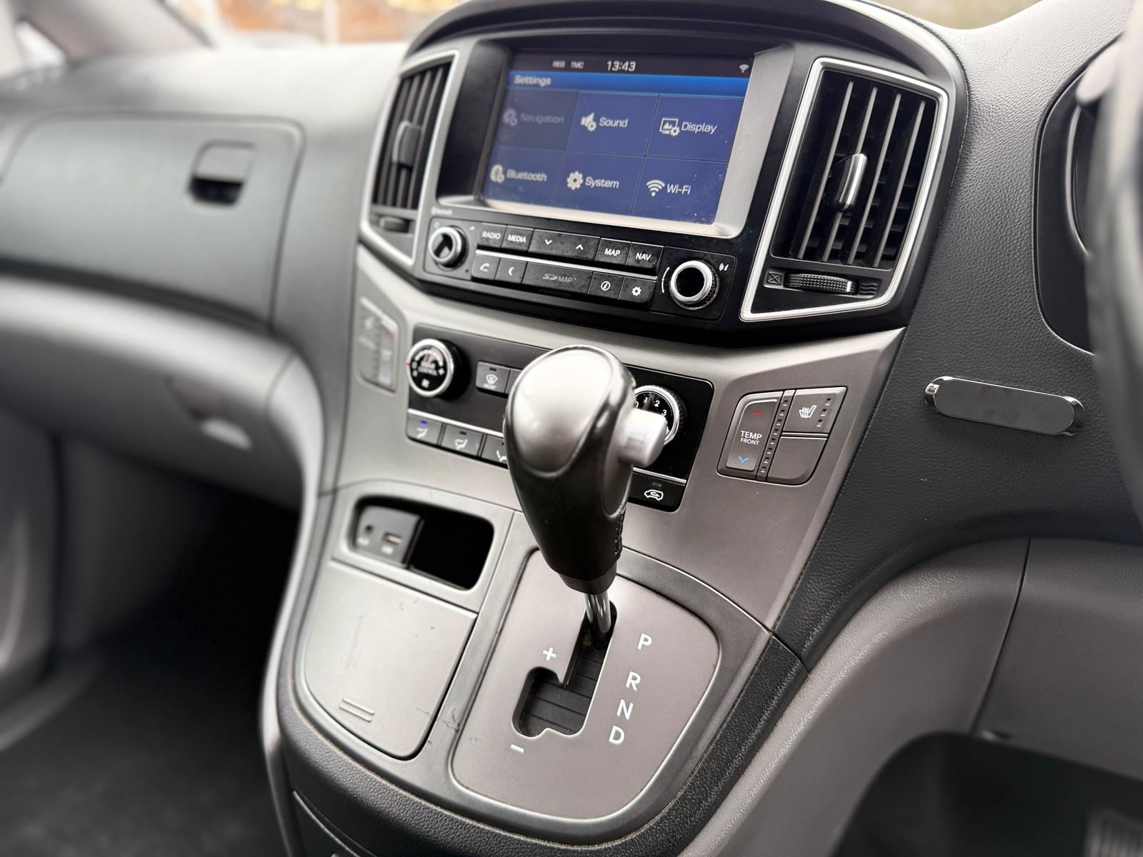 Hyundai i800 SE Nav 2018 2.5 CRDi SE Nav MPV 5dr Automatic