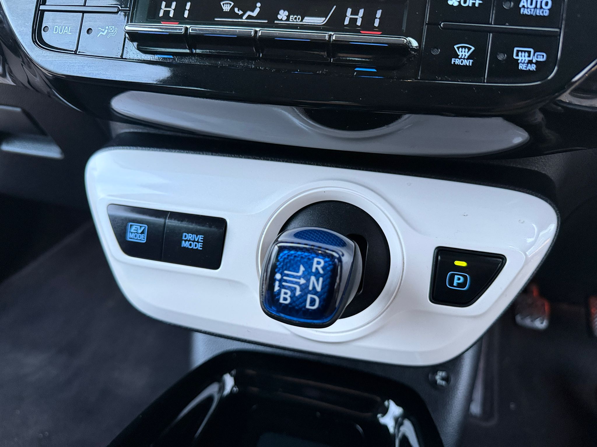 Toyota Prius Business Edition 2017 Hybrid Automatic