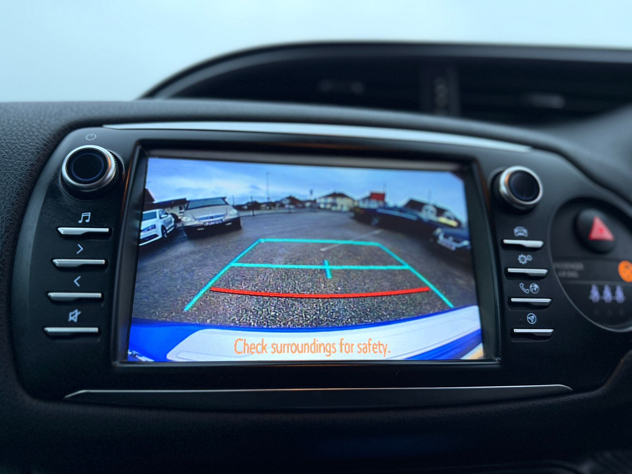 Toyota Yaris Design 2018 Hybrid Automatic