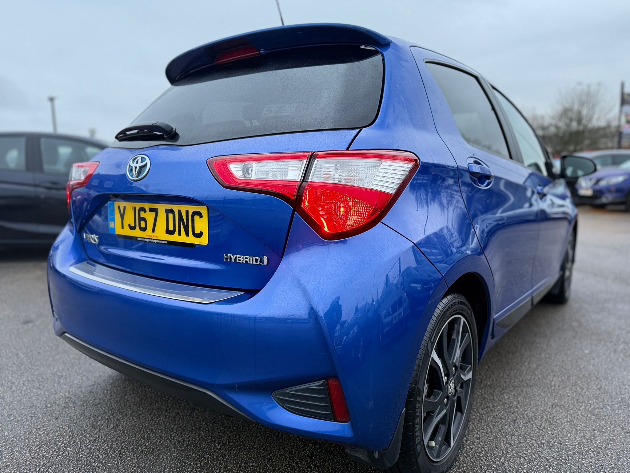 Toyota Yaris Design 2018 Hybrid Automatic