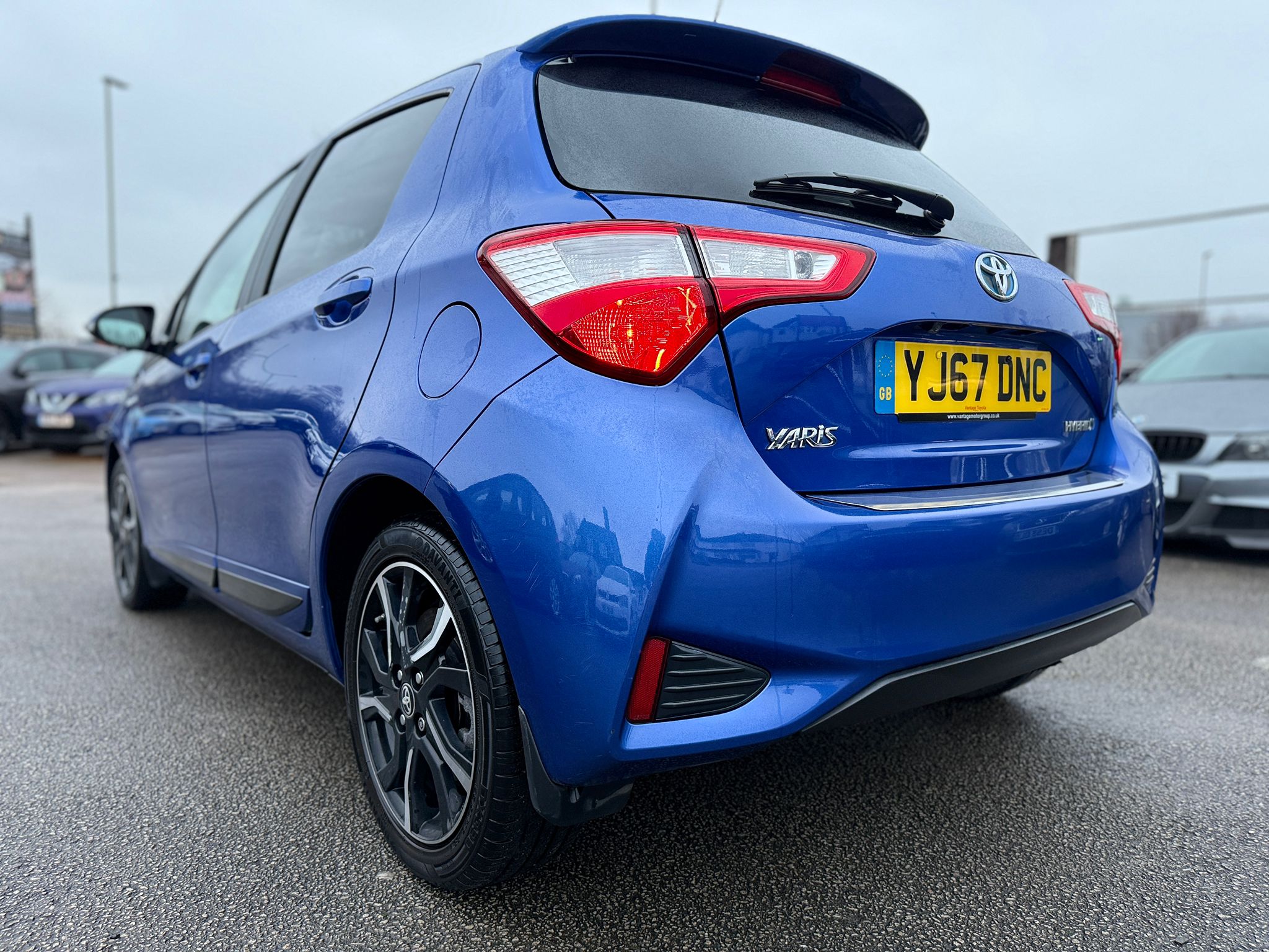 Toyota Yaris Design 2018 Hybrid Automatic