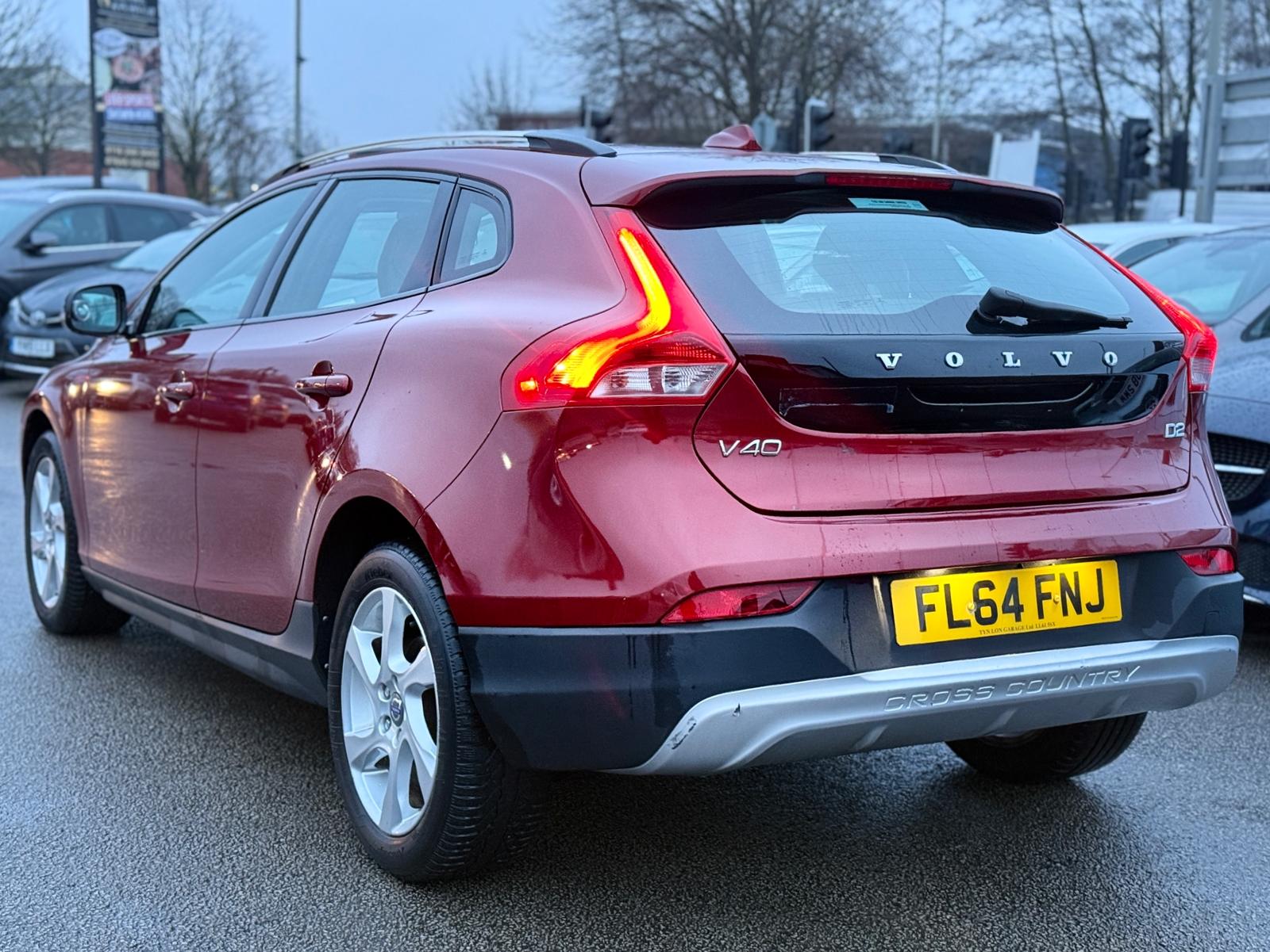 Volvo V40 Cross Country Lux 2014 1.6 D2 Lux Automatic